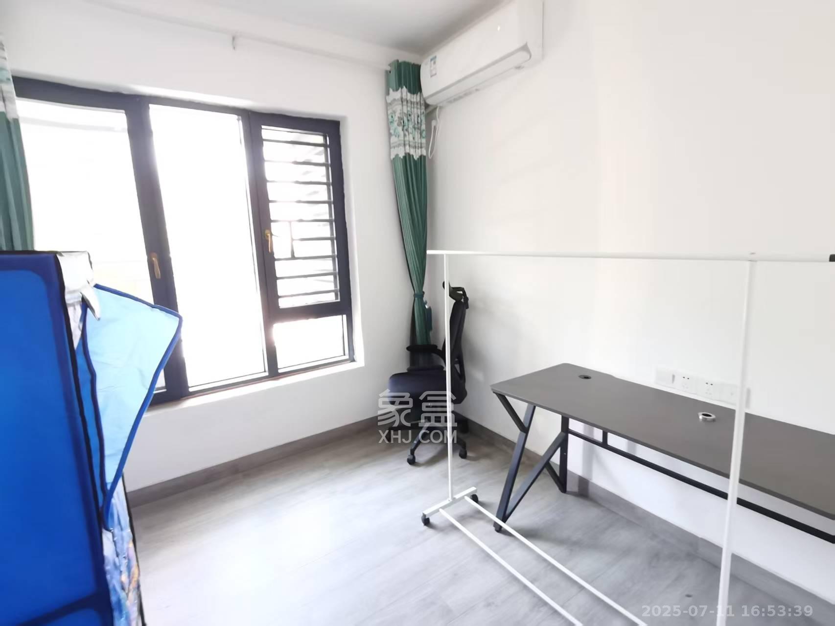 荣泰广场 3室2厅1卫 2100.0元/月 荣泰广场 3室2厅1卫 2100.0元/月室内图