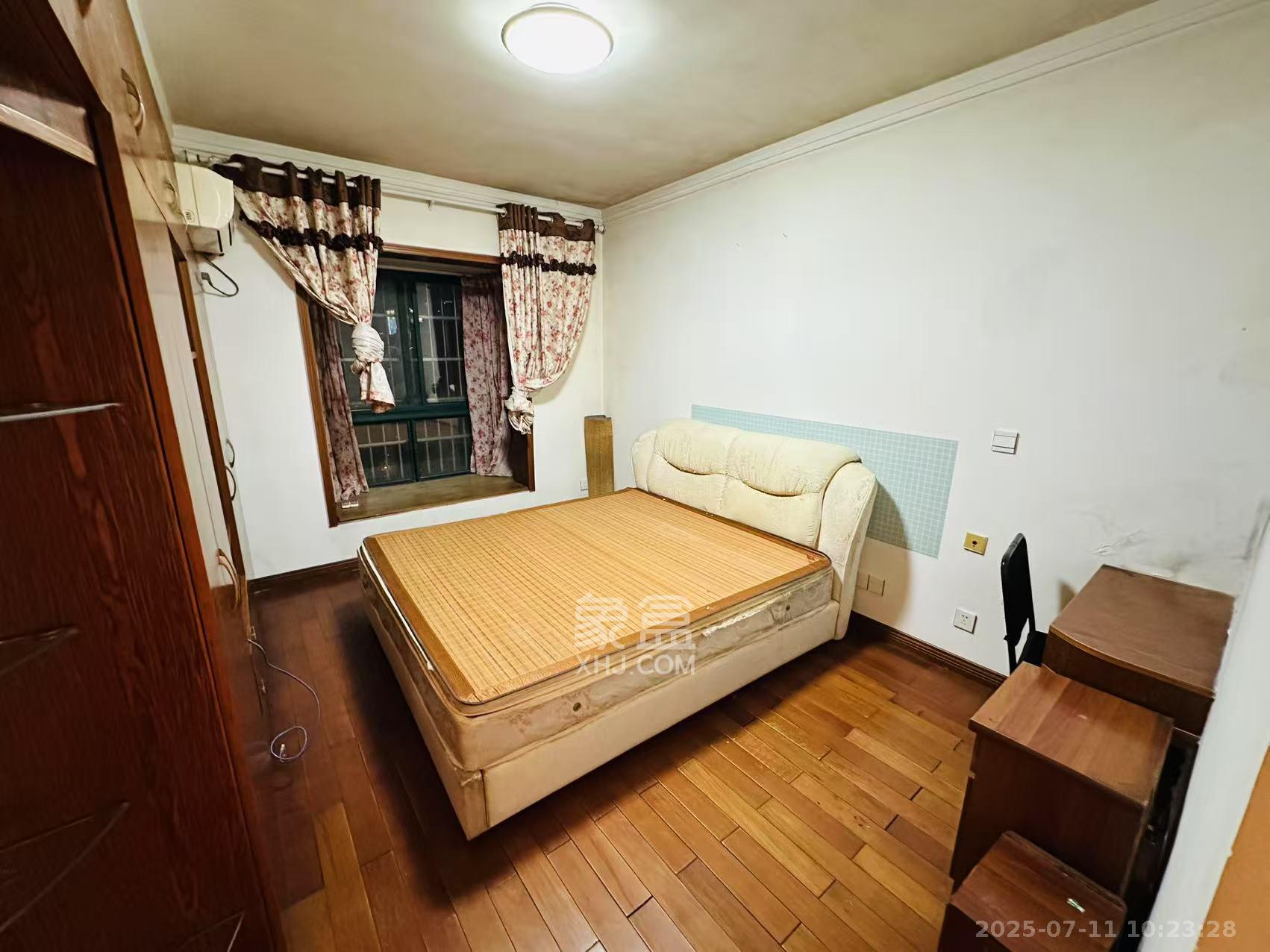 佳阳悦景馨都  3室2厅2卫    2300.0元/月 佳阳悦景馨都  3室2厅2卫    2300.0元/月室内图