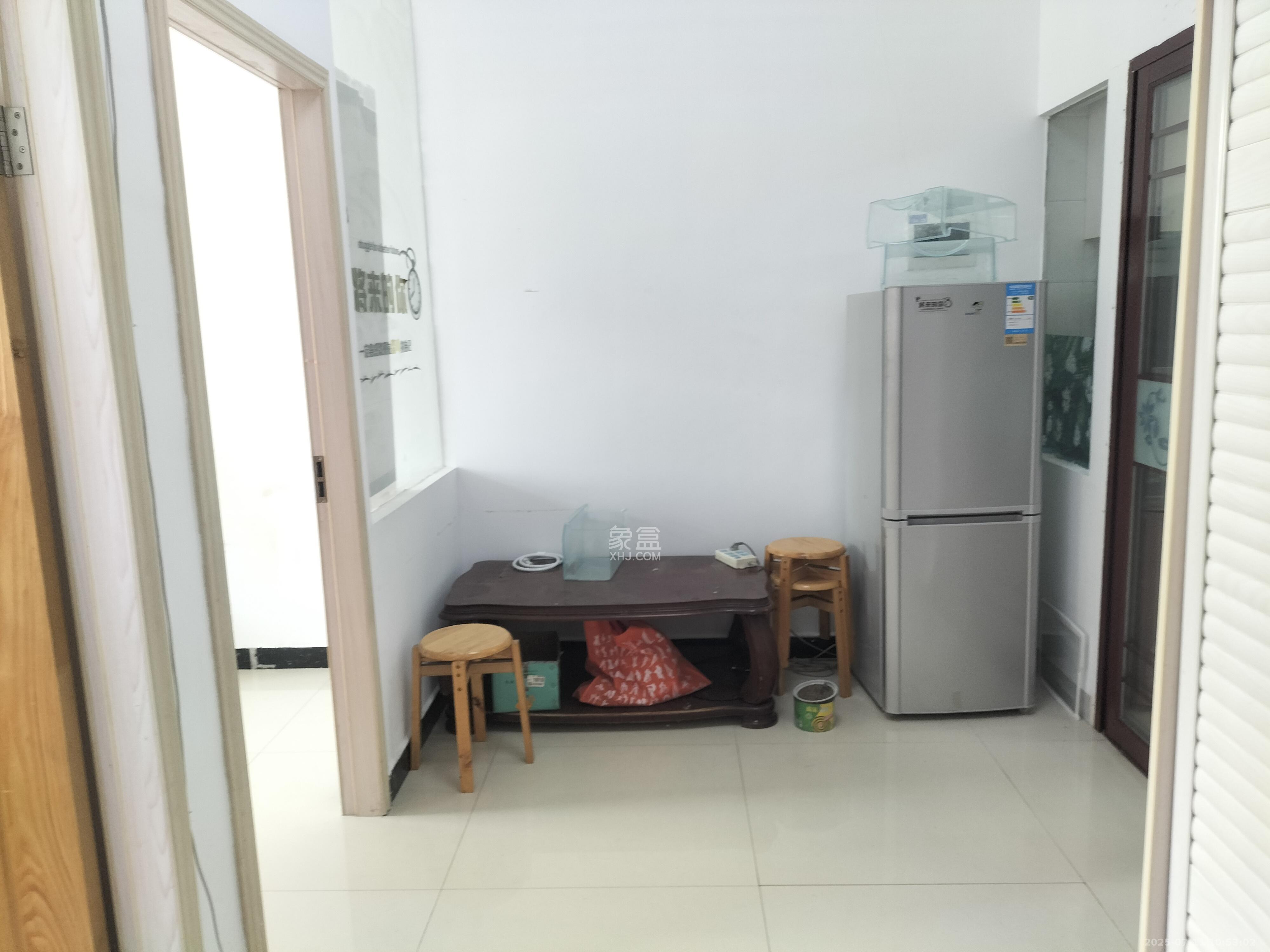 骑龙安置小区 2室1厅1卫 1400.0元/月 骑龙安置小区 2室1厅1卫 1400.0元/月室内图