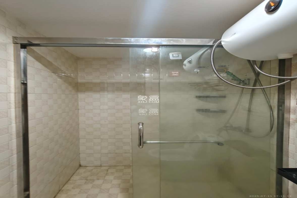 星城荣域 1室1厅1卫 1380.0元/月 星城荣域 1室1厅1卫 1380.0元/月室内图