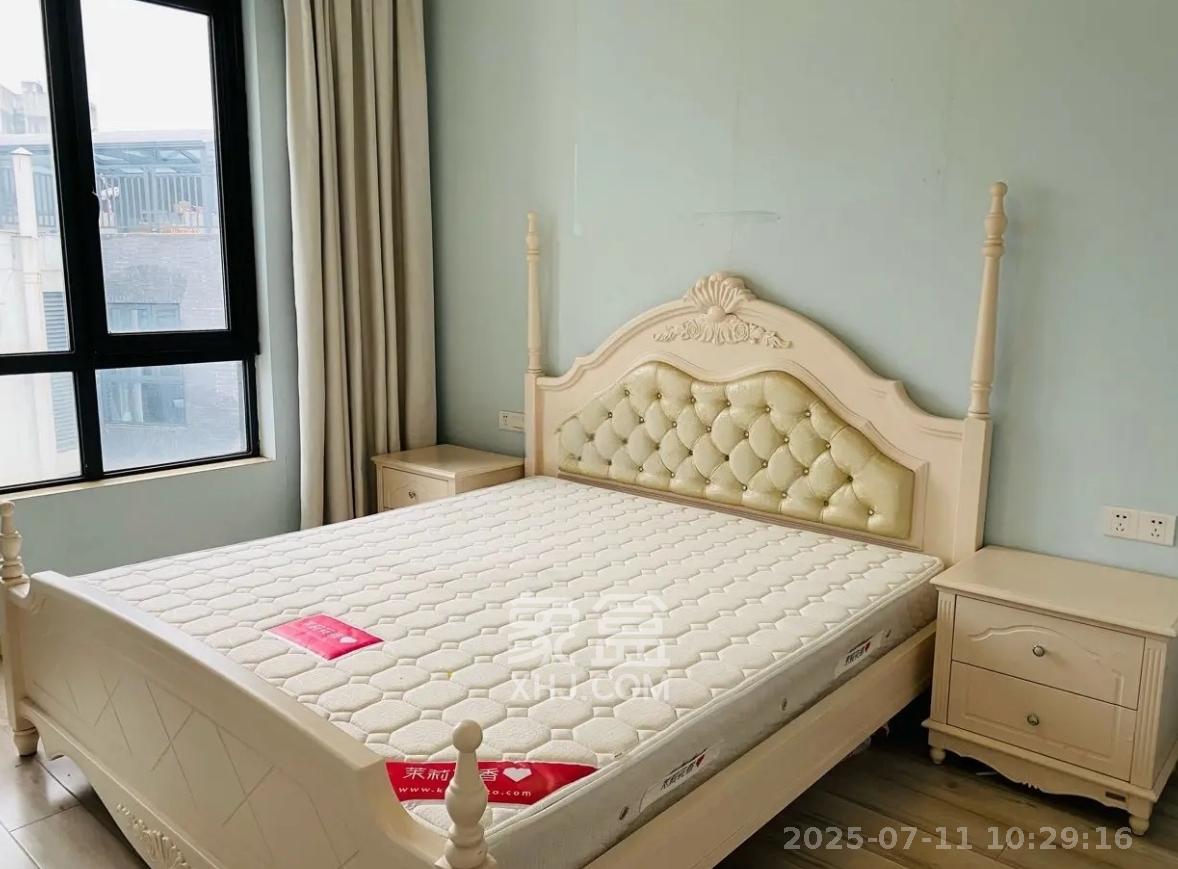 阳光100三期  2室2厅1卫   2600.00元/月室内图