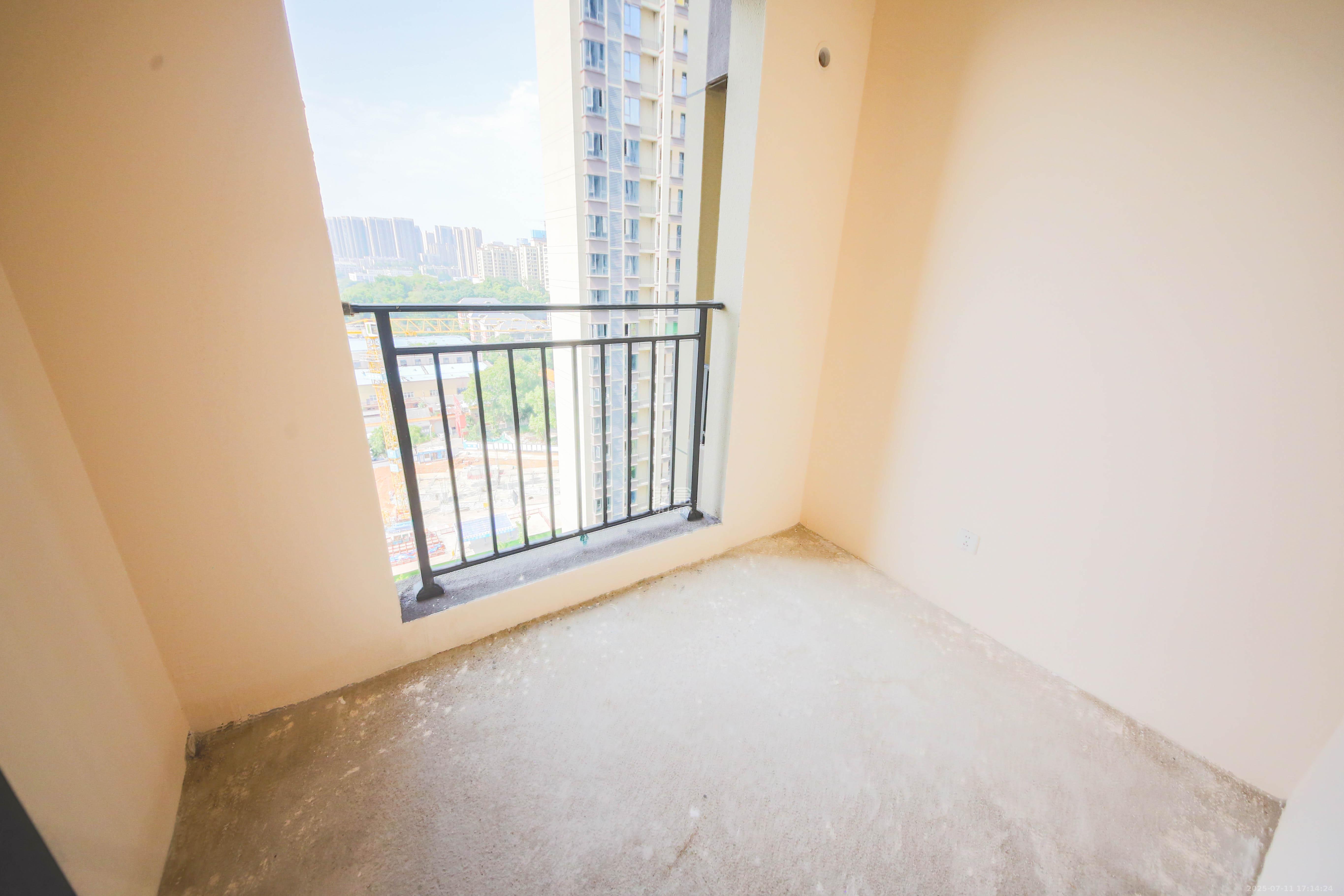 中建钰和城 4室2厅2卫 185.00万 中建钰和城 4室2厅2卫 185.00万卧室