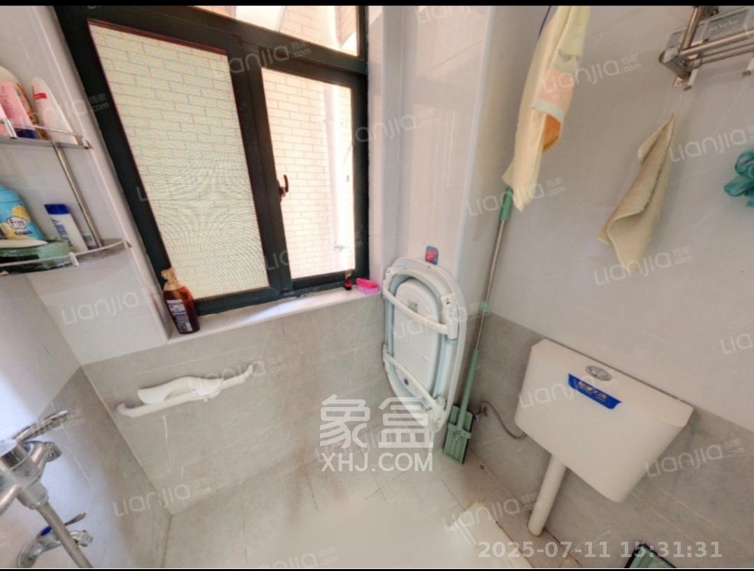 洋湖时代  3室2厅1卫   2500.00元/月