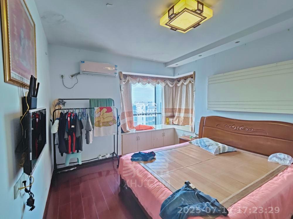 山水国际  3室2厅2卫   1500.00元/月室内图