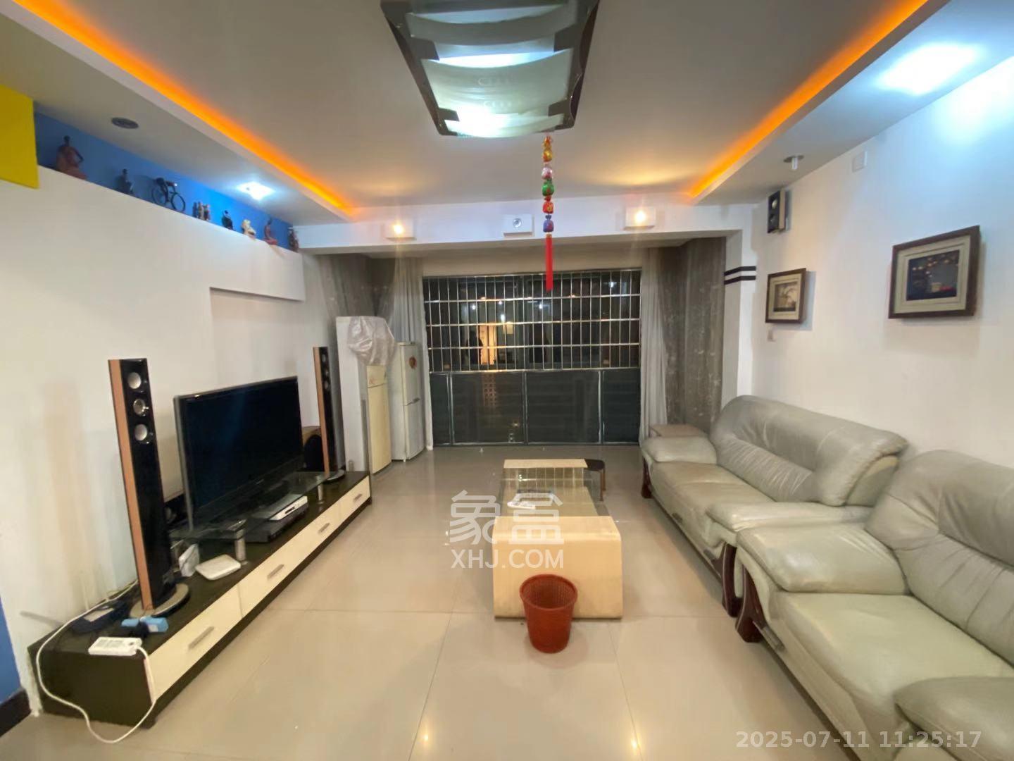 东方新城 3室2厅2卫 3100.0元/月 东方新城 3室2厅2卫 3100.0元/月室内图