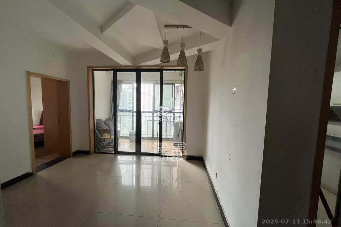 钱隆学府一、二期 3室2厅1卫 2000.0元/月 钱隆学府一、二期 3室2厅1卫 2000.0元/月室内图