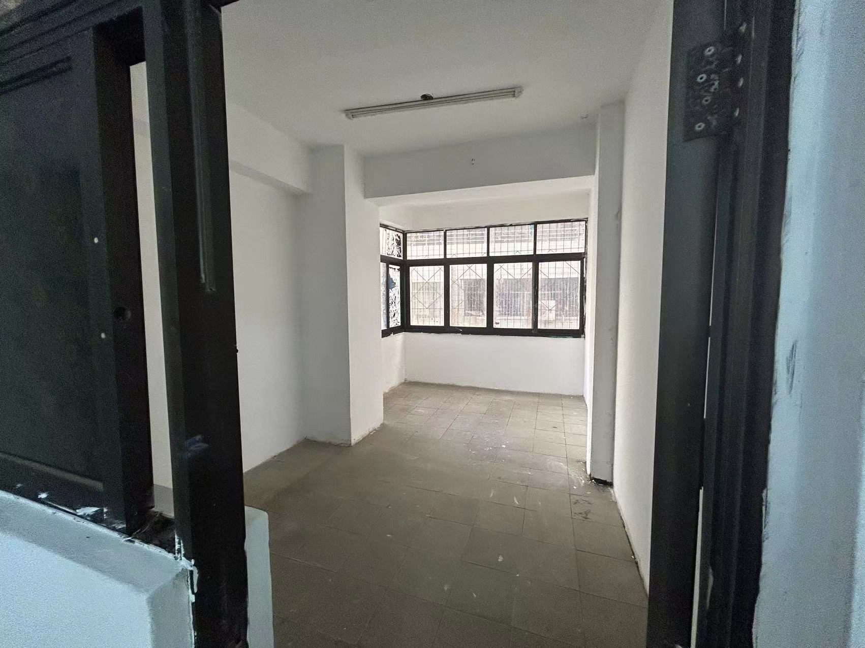 南海大厦(五指山路) 4室2厅1卫 2000.0元/月 南海大厦(五指山路) 4室2厅1卫 2000.0元/月室内图