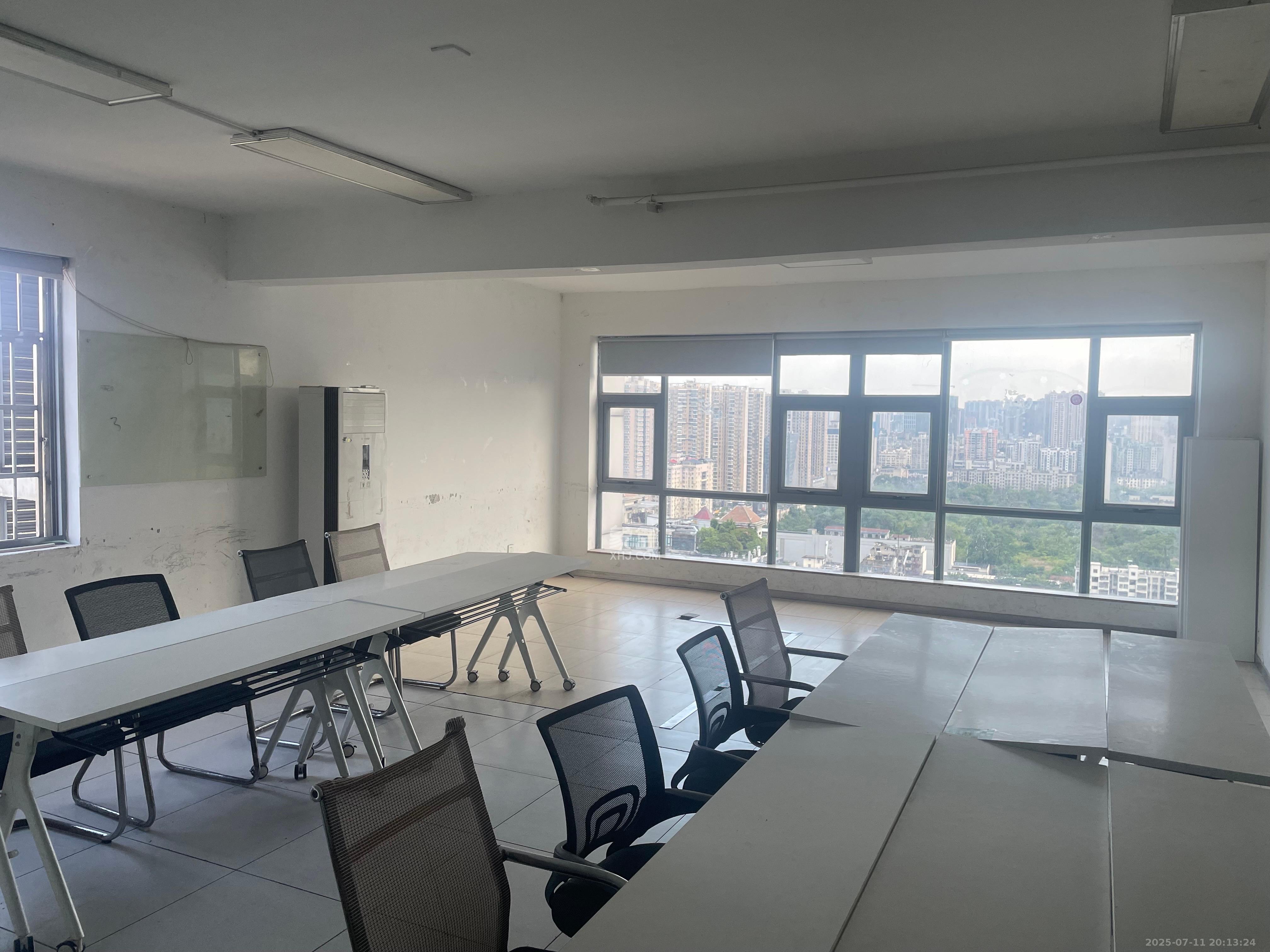 人瑞潇湘国际 2室1厅1卫 16000.0元/月 人瑞潇湘国际 2室1厅1卫 16000.0元/月室内图