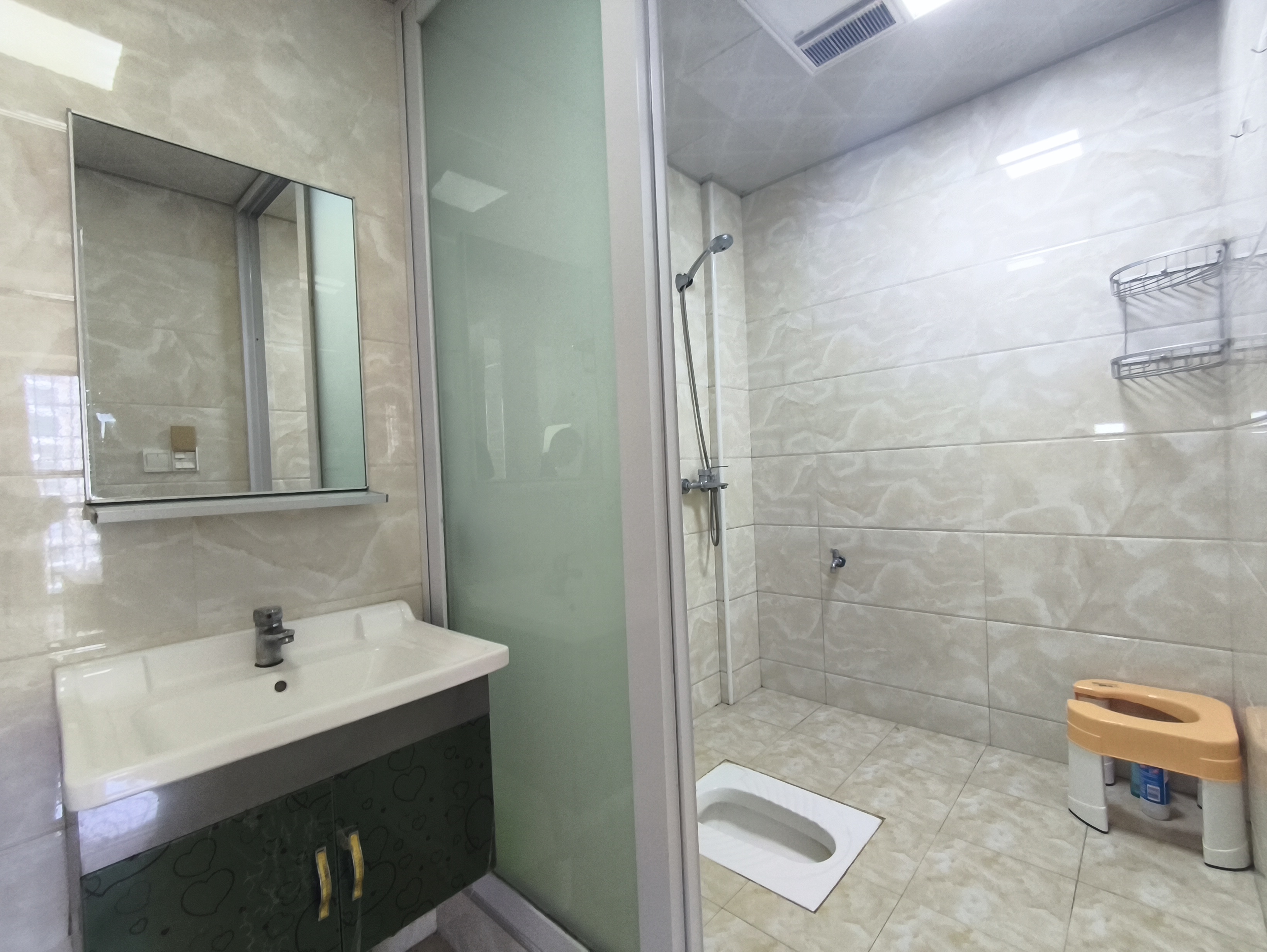 冠都现代城(冠都幸福彼岸) 1室1厅1卫 1100.0元/月 冠都现代城(冠都幸福彼岸) 1室1厅1卫 1100.0元/月室内图