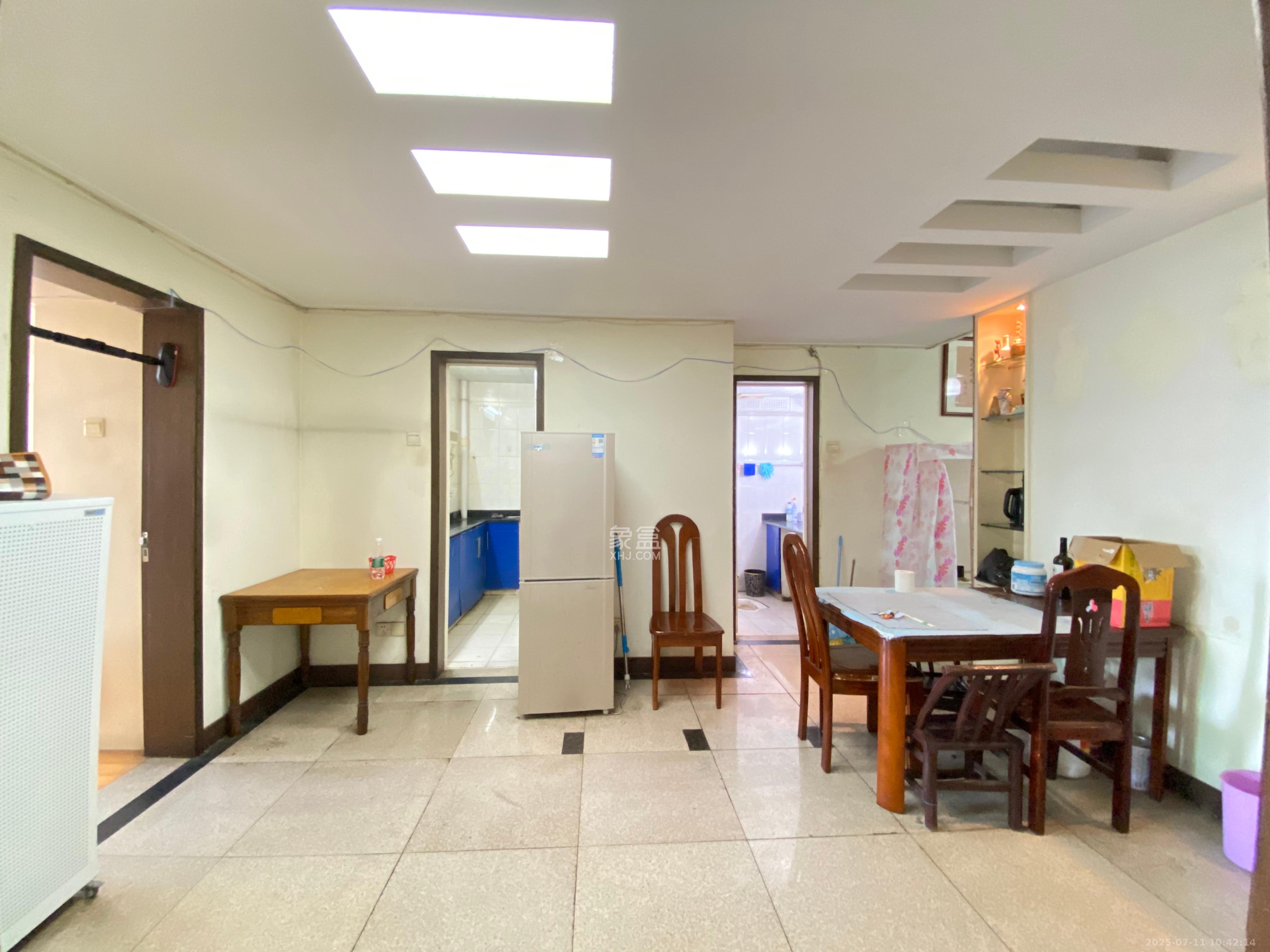 市一医院宿舍  1室2厅2卫    2800.0元/月 市一医院宿舍  1室2厅2卫    2800.0元/月室内图