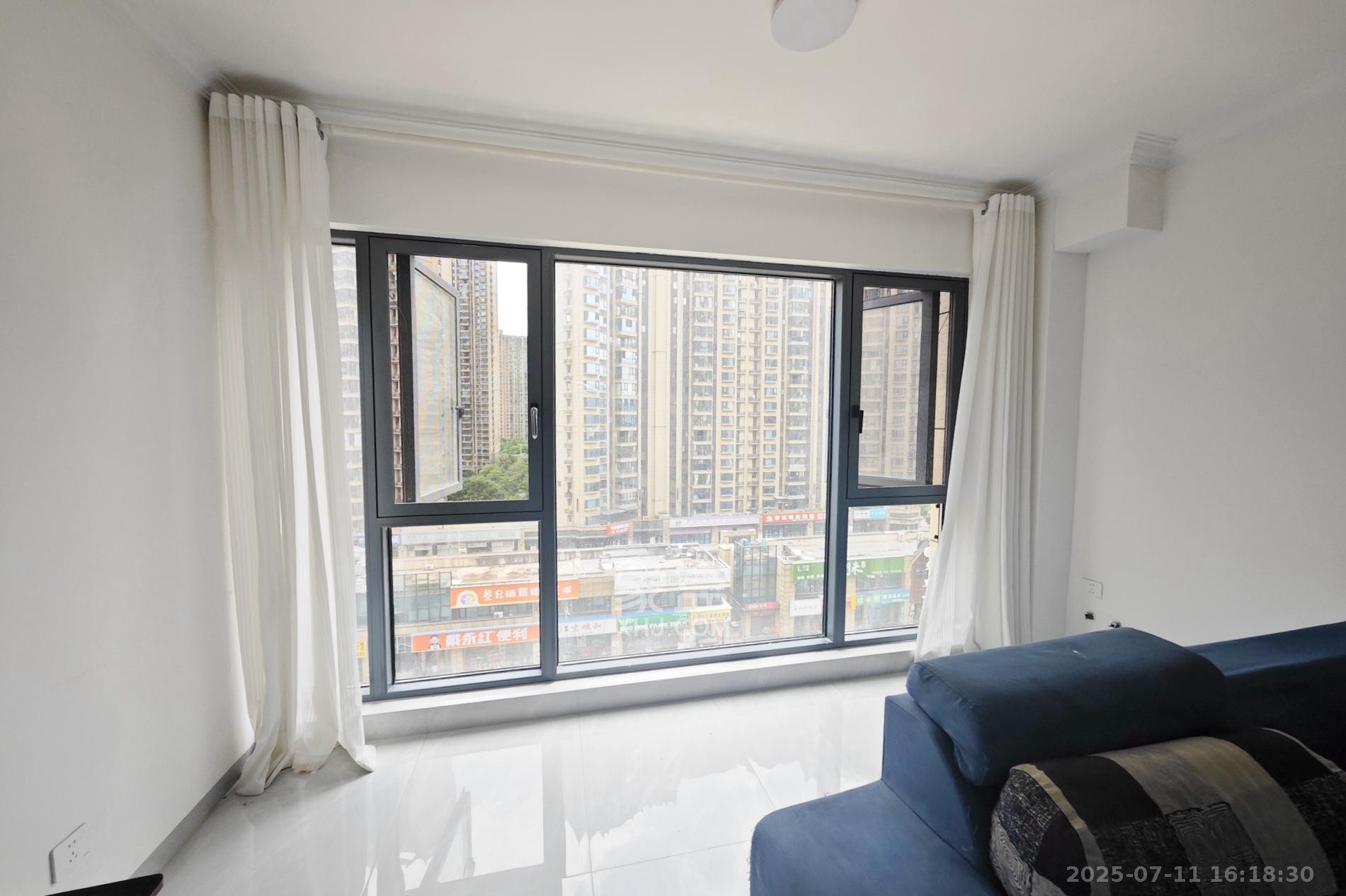 国欣向荣府  4室2厅2卫    143.8万 国欣向荣府  4室2厅2卫    143.8万阳台