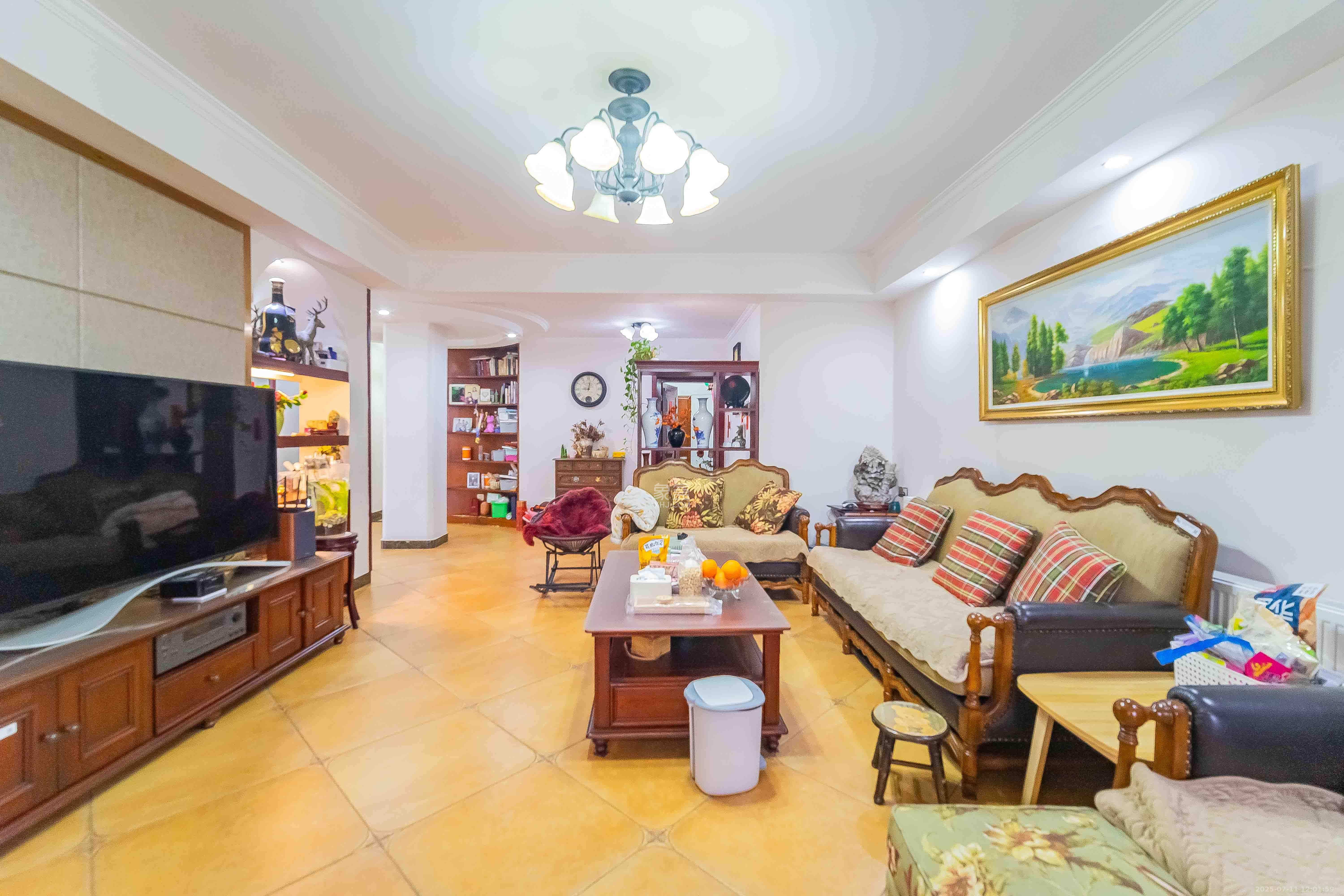 仁和雨花家园 4室2厅2卫 3500.0元/月 仁和雨花家园 4室2厅2卫 3500.0元/月室内图