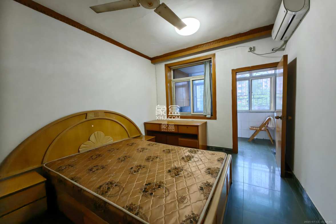 金沙园小区 3室2厅1卫 1600.0元/月 金沙园小区 3室2厅1卫 1600.0元/月室内图