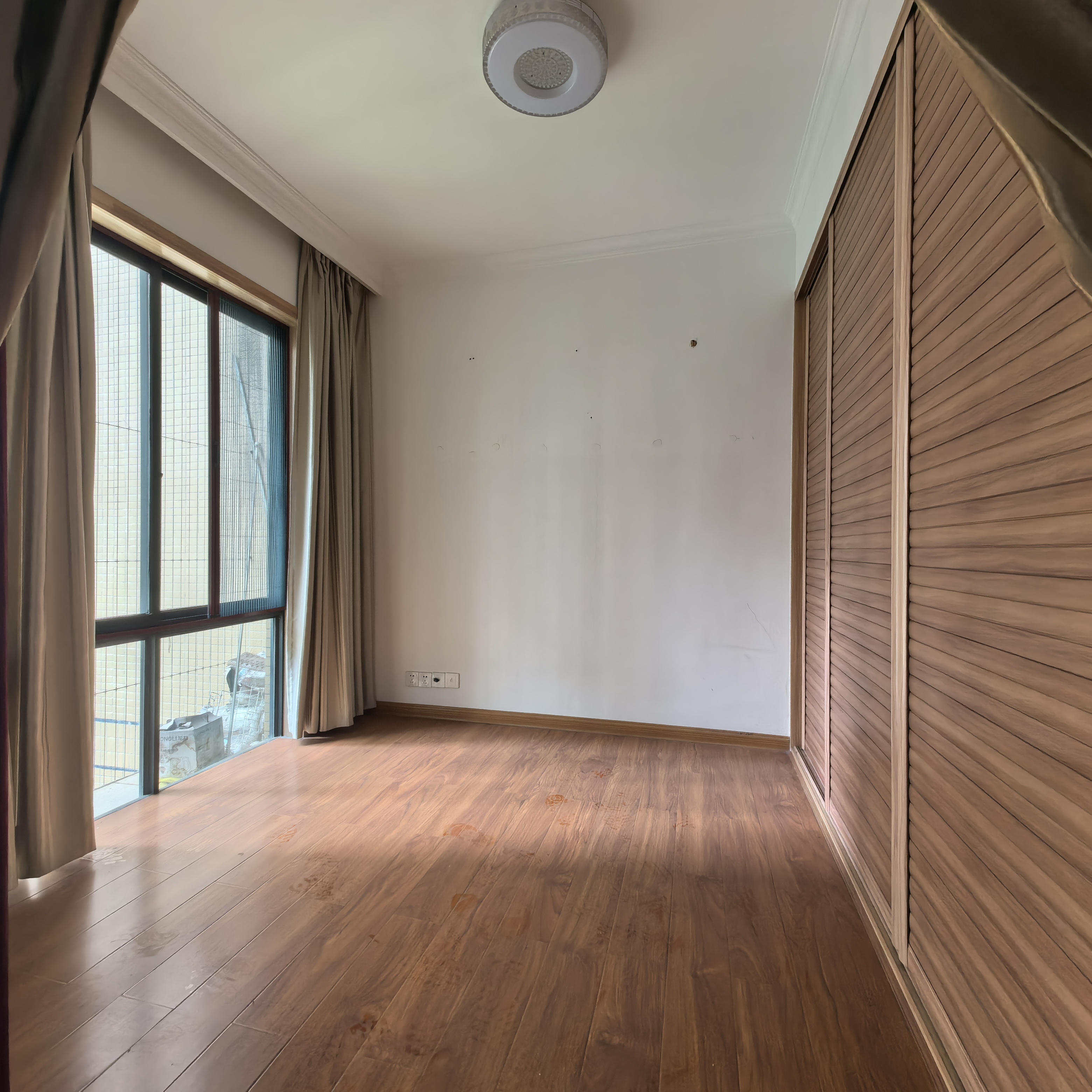 水映豪廷(一,二,三期) 1室0厅0卫 1300.0元/月 水映豪廷(一,二,三期) 1室0厅0卫 1300.0元/月室内图