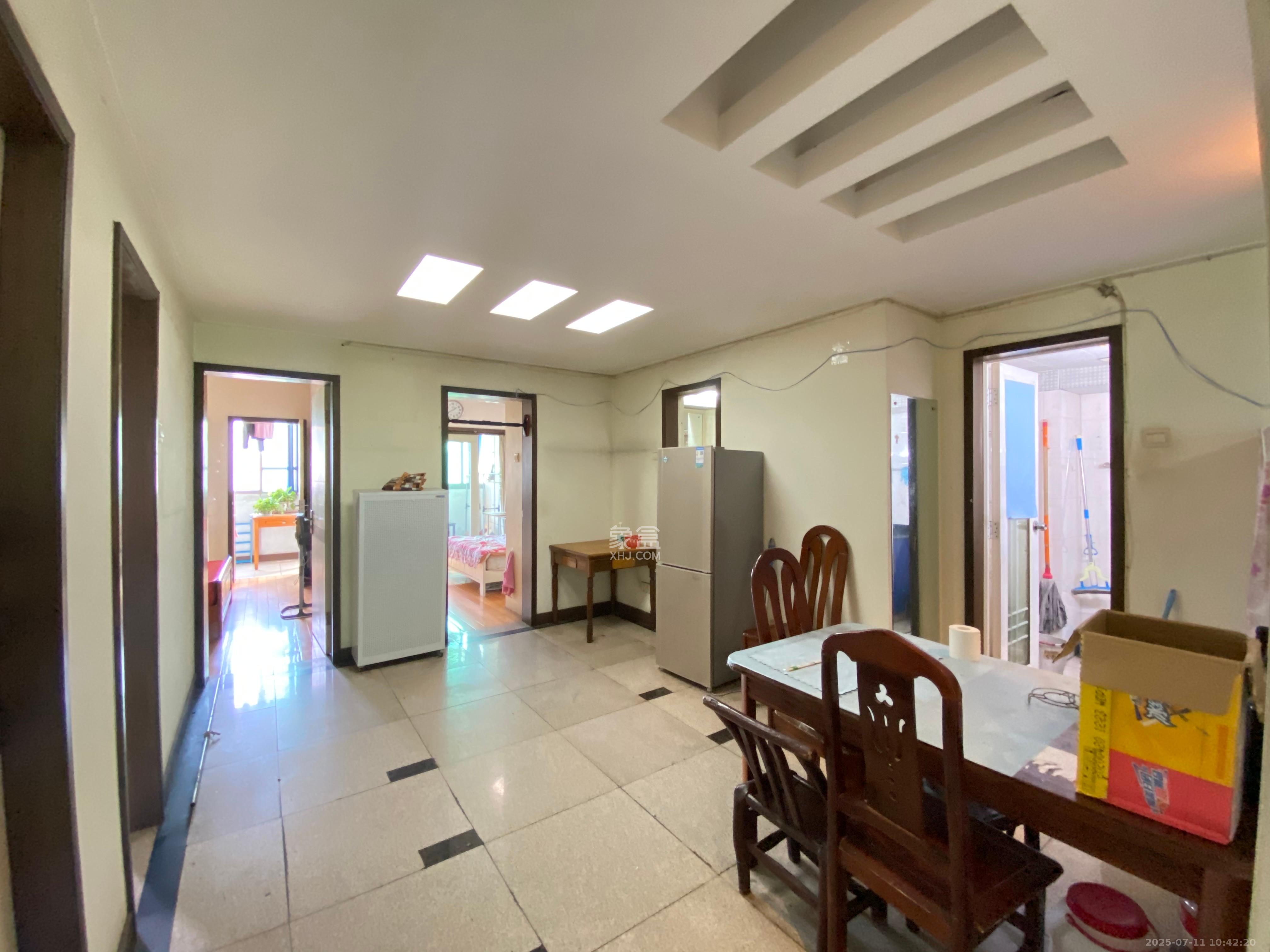 市一医院宿舍  1室2厅2卫    2800.0元/月 市一医院宿舍  1室2厅2卫    2800.0元/月室内图