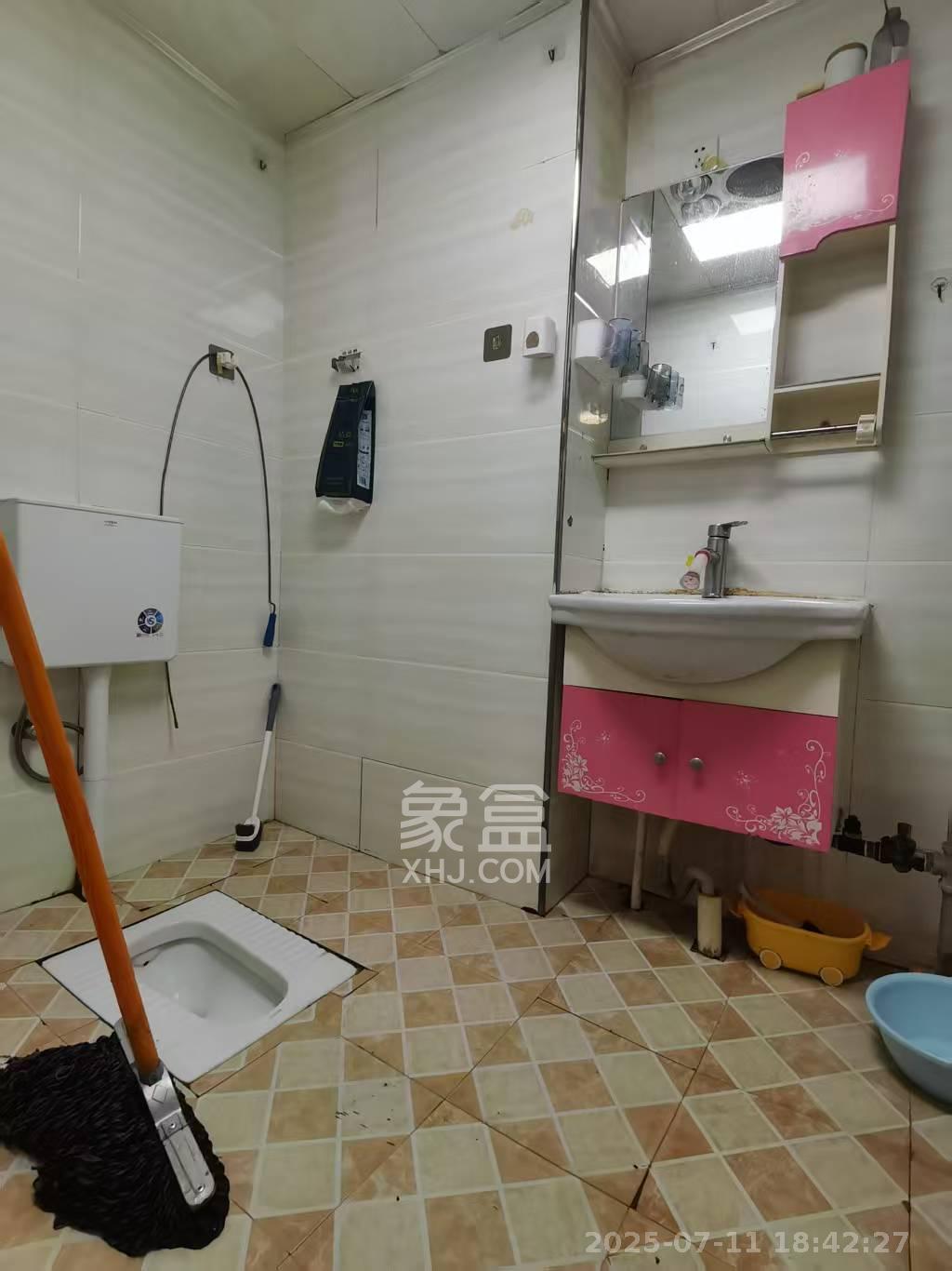 天下一家  1室1厅1卫   1800.00元/月户型图