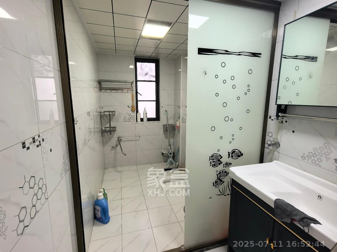 星城新宇川河苑  3室2厅1卫   2300.00元/月室内图
