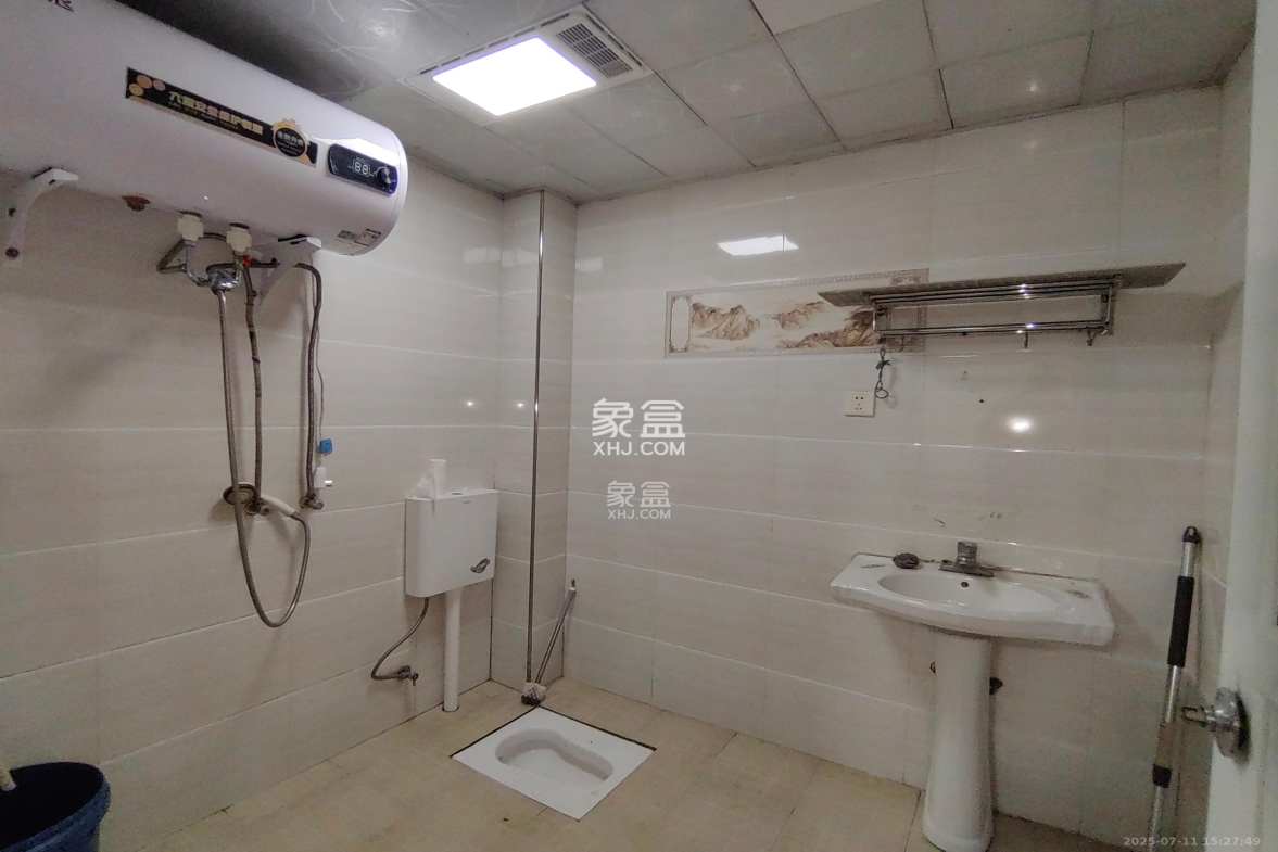 月湖安置小区(马栏山小区)  3室2厅2卫    1800.0元/月 月湖安置小区(马栏山小区)  3室2厅2卫    1800.0元/月室内图