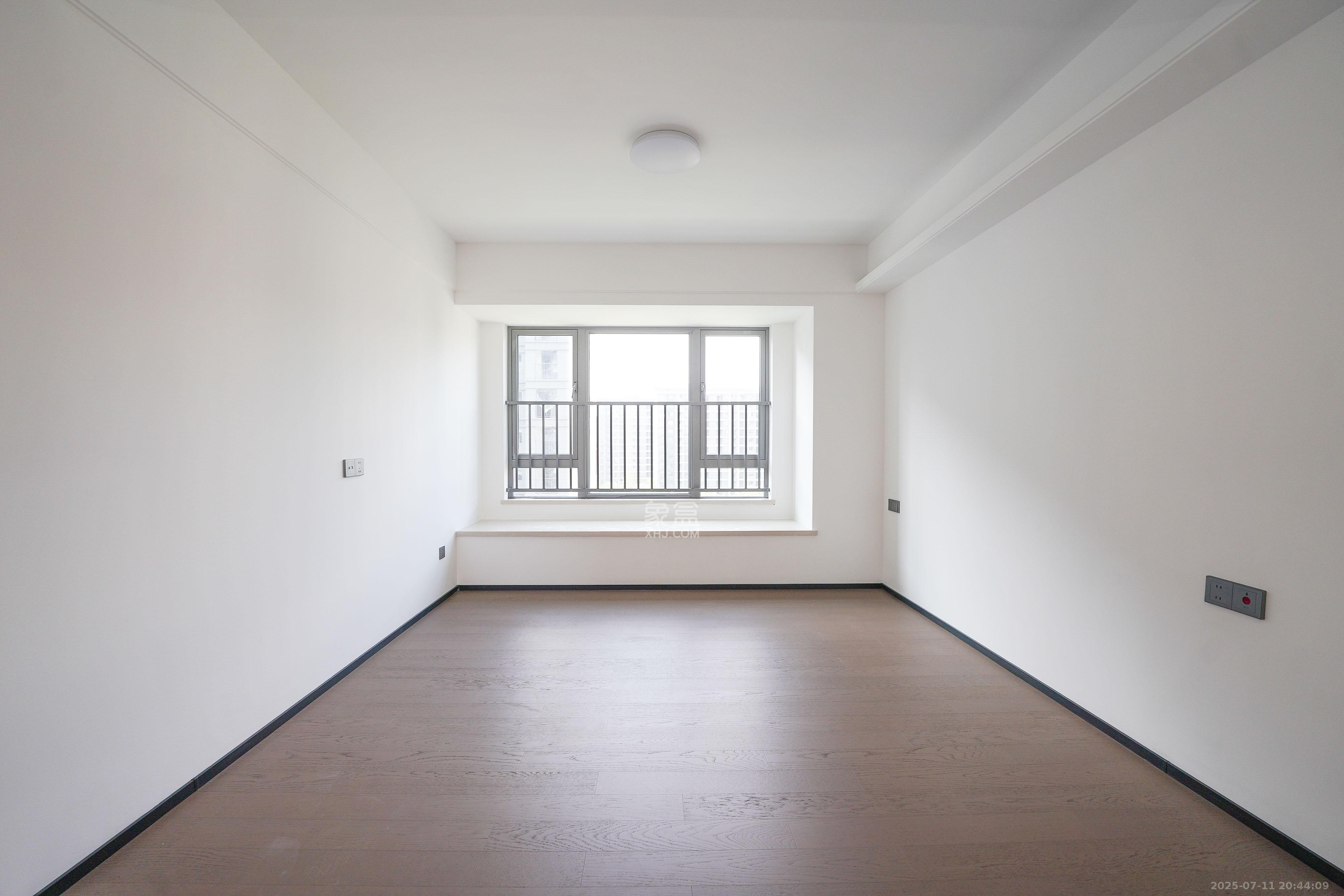 中海寰宇天下 4室2厅2卫 148.00万 中海寰宇天下 4室2厅2卫 148.00万卧室