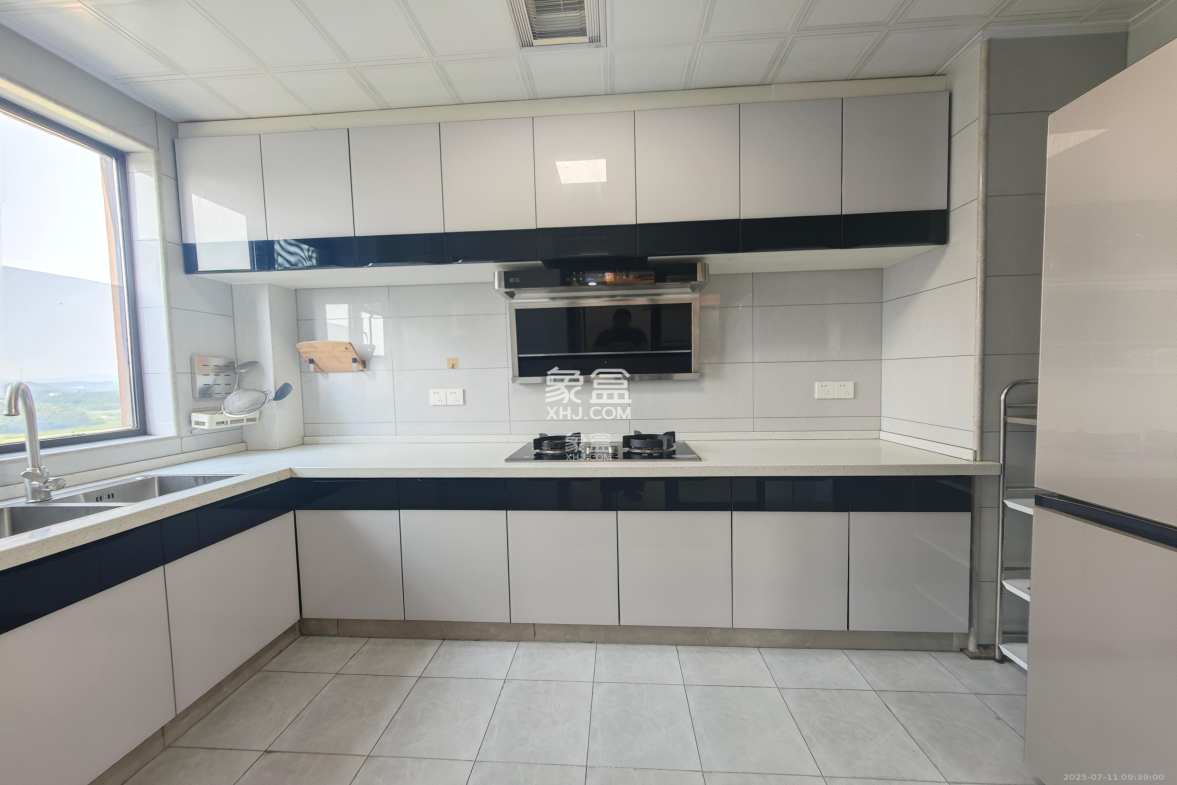 美来美城市广场  4室2厅2卫    2300.0元/月 美来美城市广场  4室2厅2卫    2300.0元/月室内图