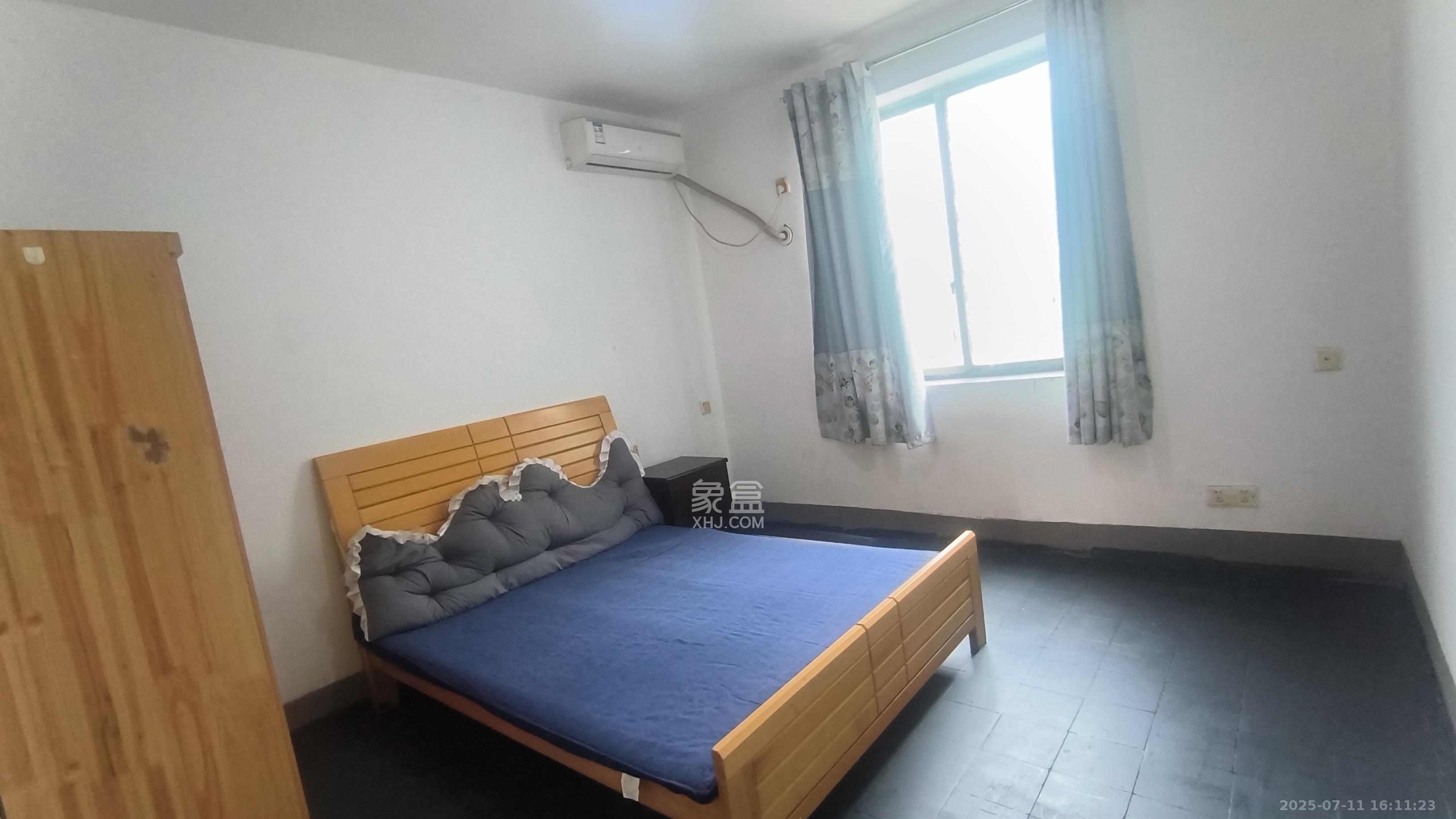 红旗区三片  3室1厅1卫    1800.0元/月 红旗区三片  3室1厅1卫    1800.0元/月室内图