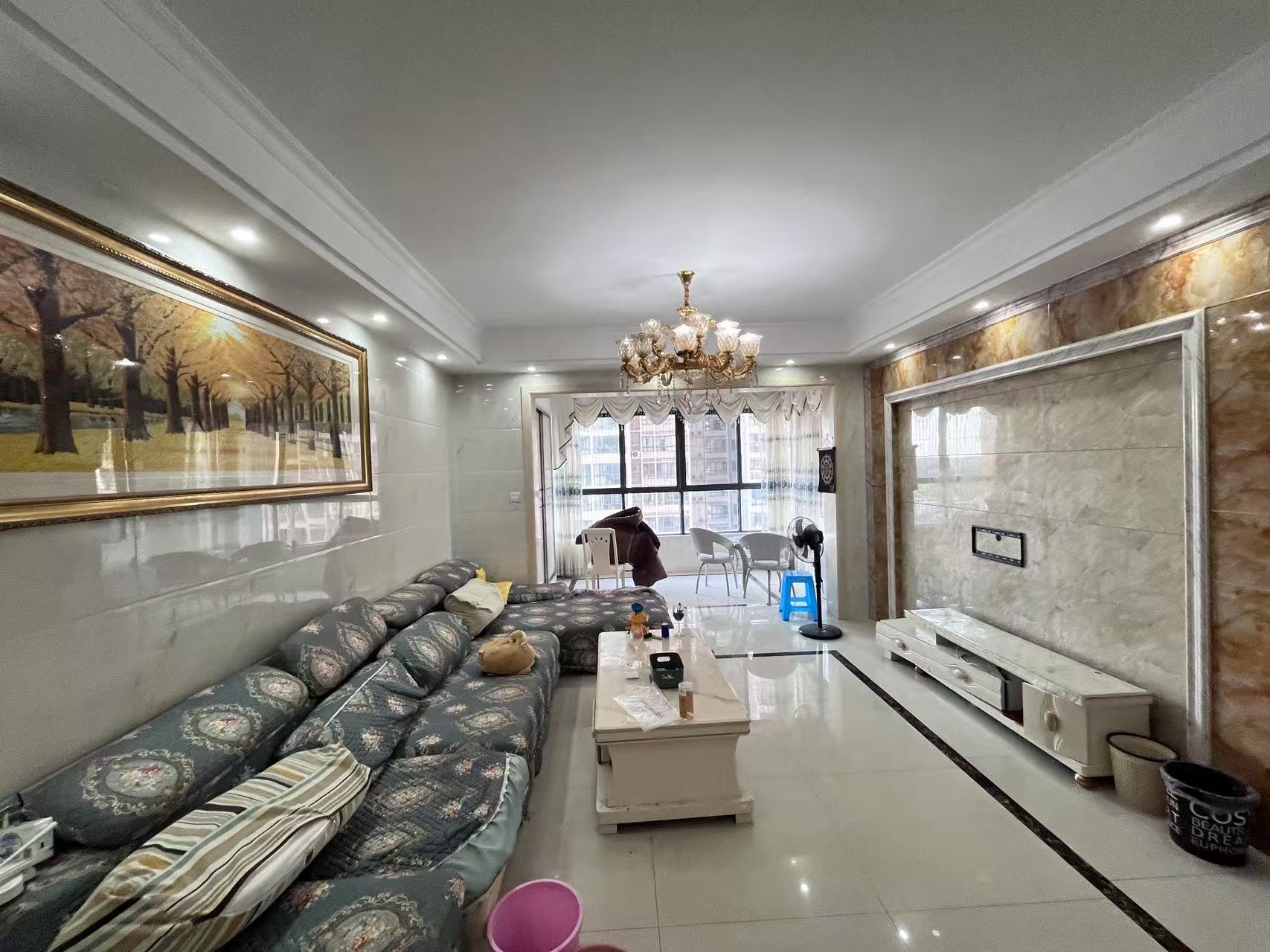 珠江愉景新城 3室0厅0卫 2000.0元/月 珠江愉景新城 3室0厅0卫 2000.0元/月室内图