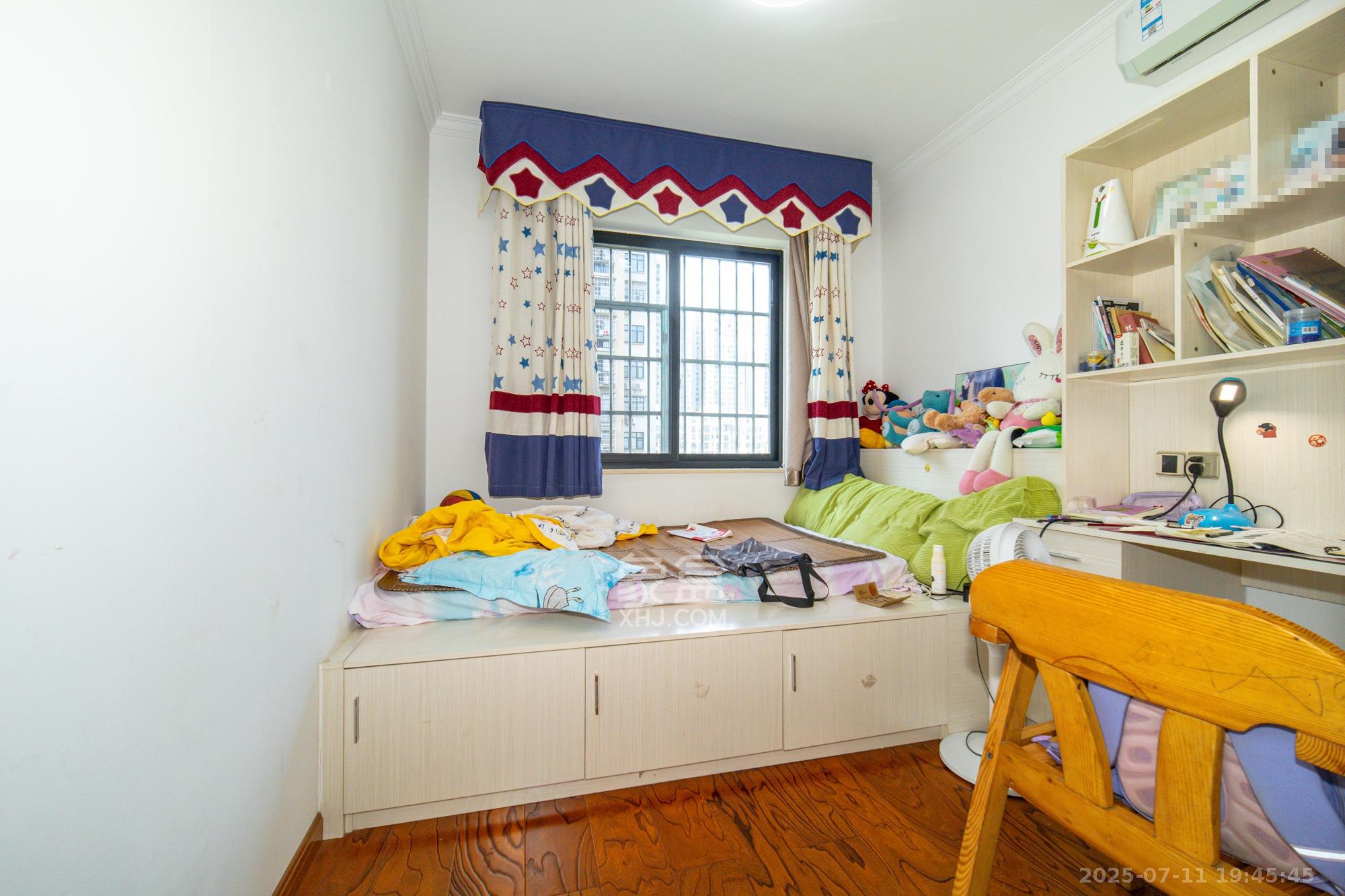 鹏基诺亚山林  4室2厅2卫    112.98万 鹏基诺亚山林  4室2厅2卫    112.98万卧室