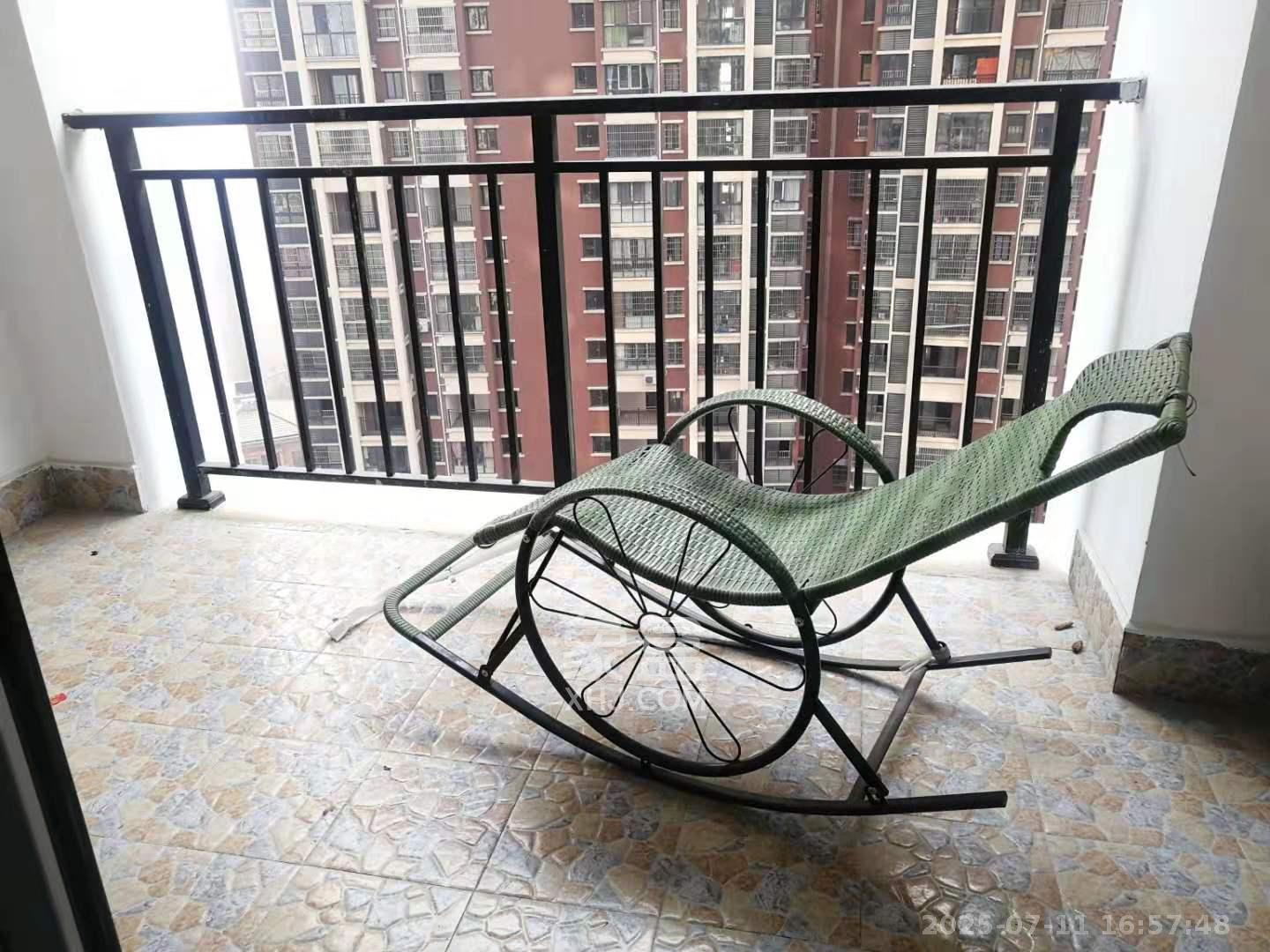 山水湾  3室2厅2卫   2200.00元/月室内图