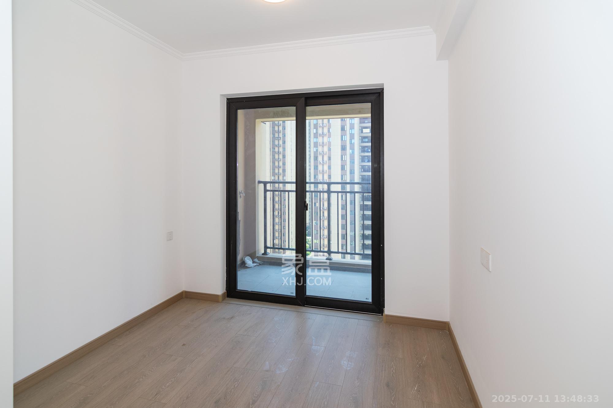 金辉优步学府  4室2厅2卫    105.0万 金辉优步学府  4室2厅2卫    105.0万卧室