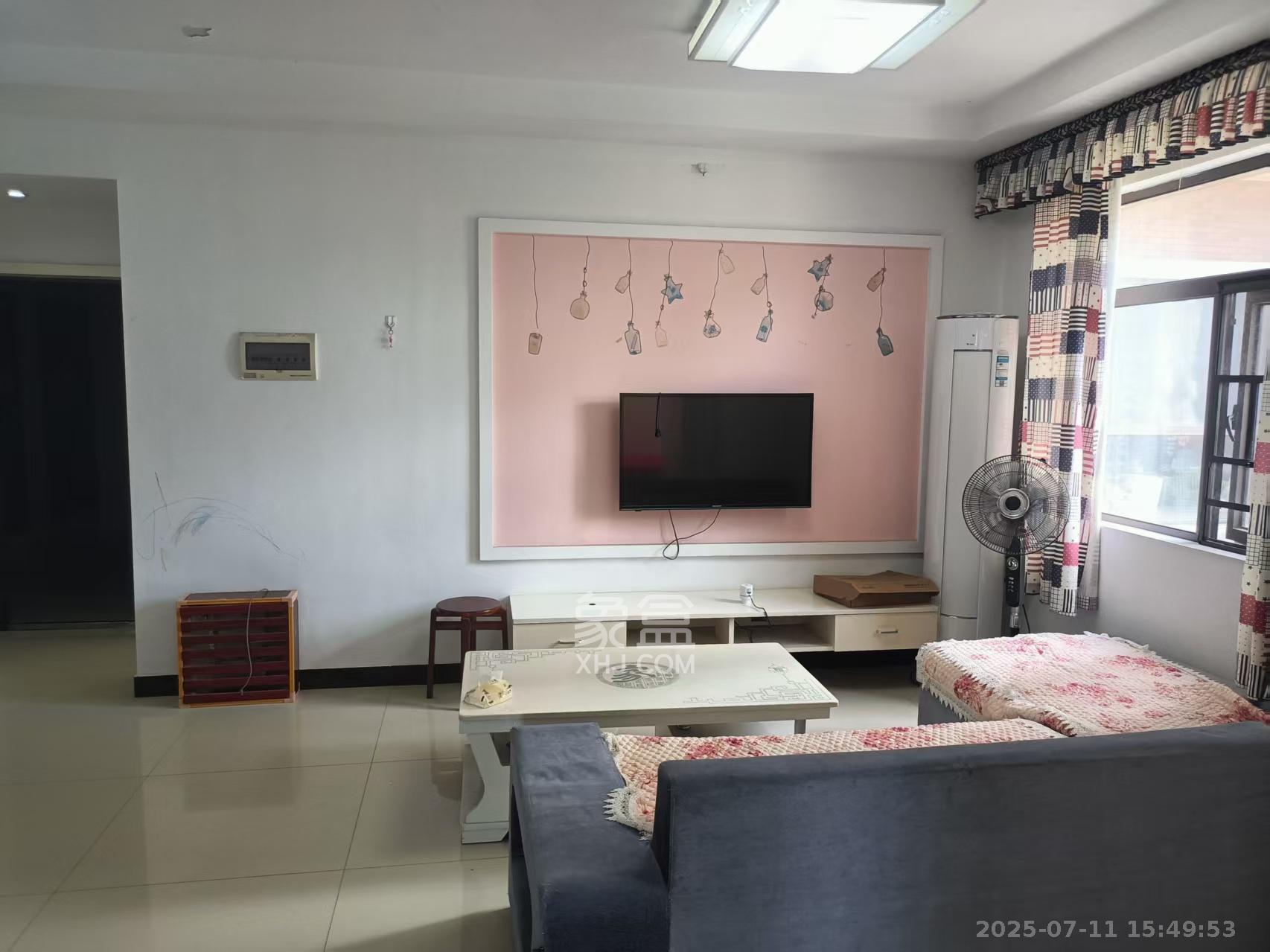水岸世景  2室2厅1卫   1700.00元/月室内图