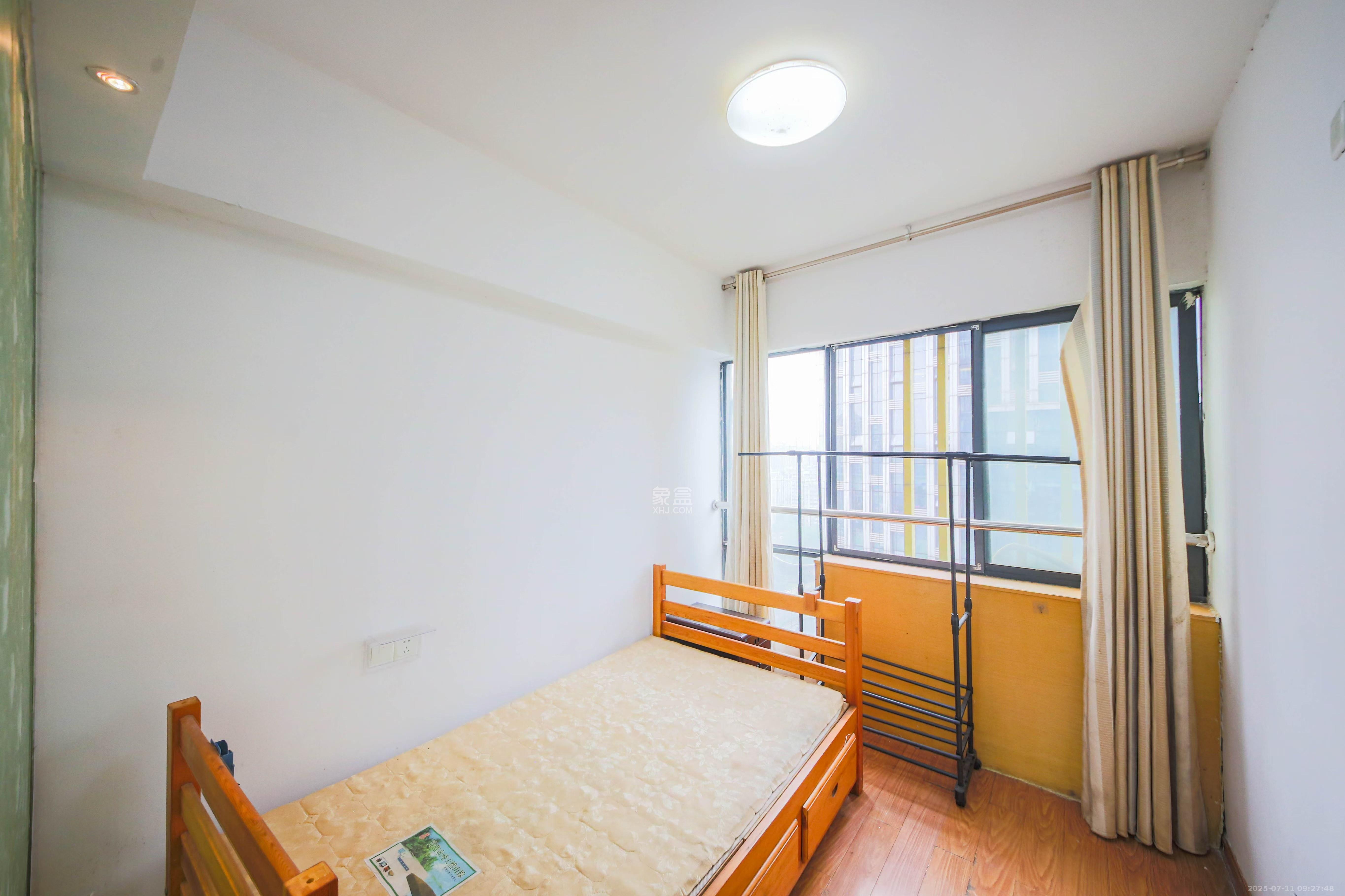 长大彩虹都  2室2厅1卫   1600.00元/月室内图
