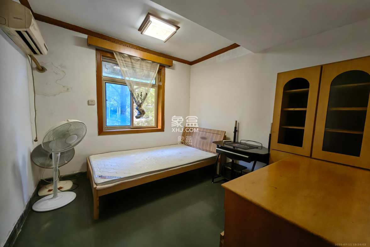 金沙园小区 3室2厅1卫 1600.0元/月 金沙园小区 3室2厅1卫 1600.0元/月室内图