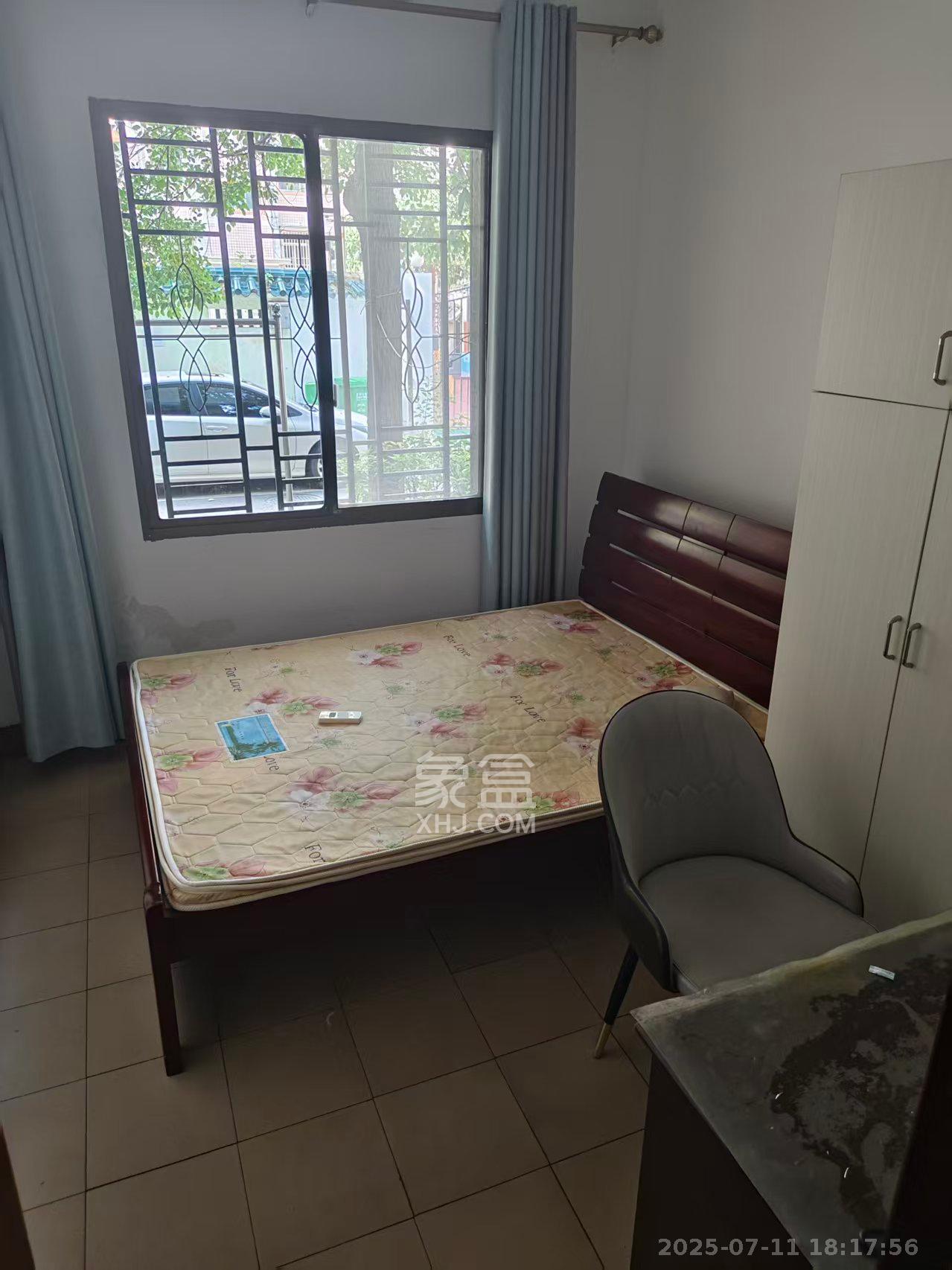 荷晏小区  3室1厅1卫   2000.00元/月室内图