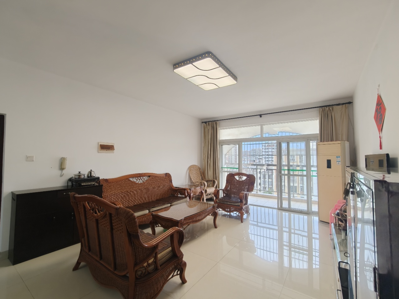 海岛阳光一期  3室2厅2卫   2700.00元/月室内图
