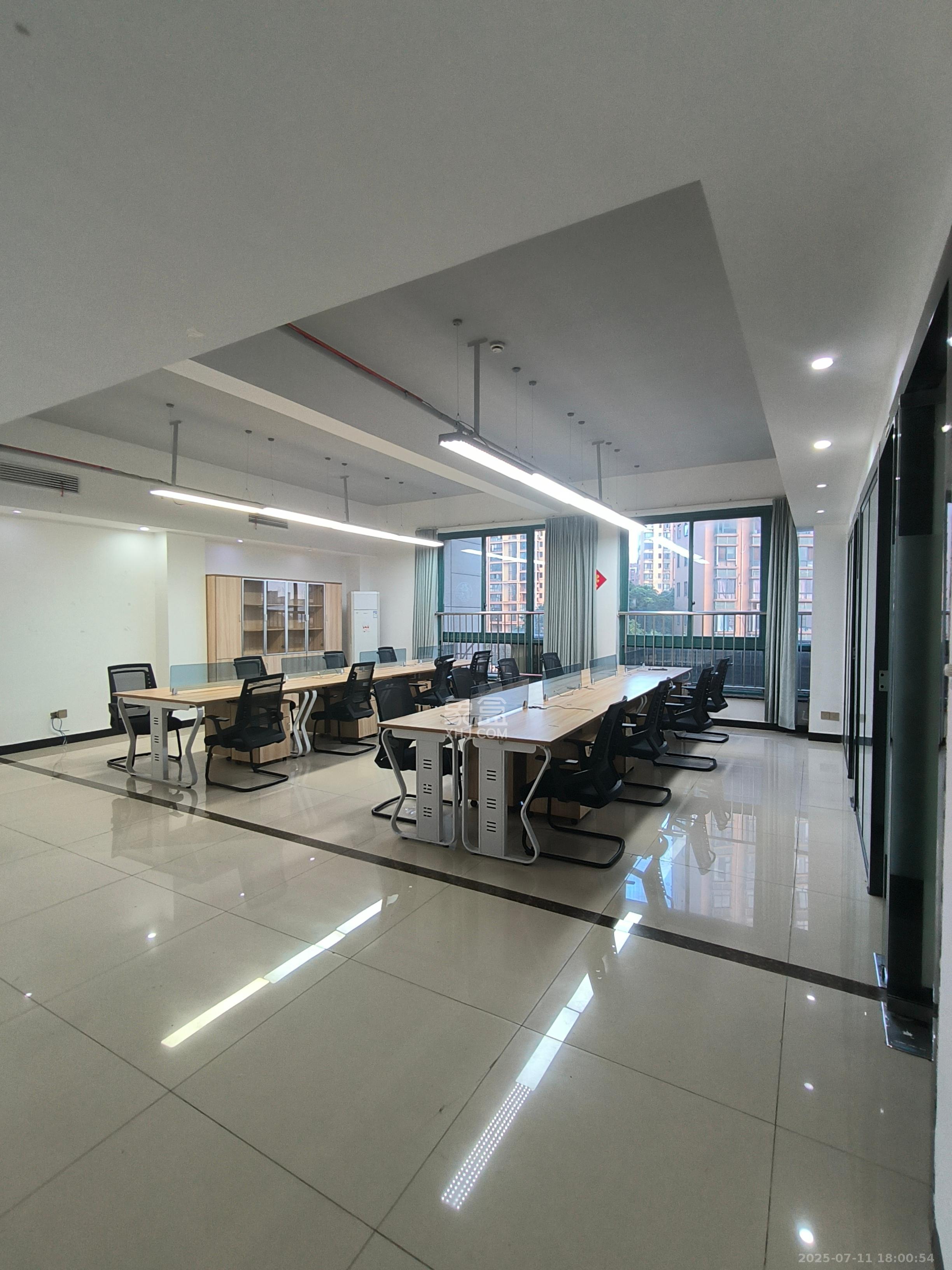 星城荣域   169.0㎡      7500.0元/月