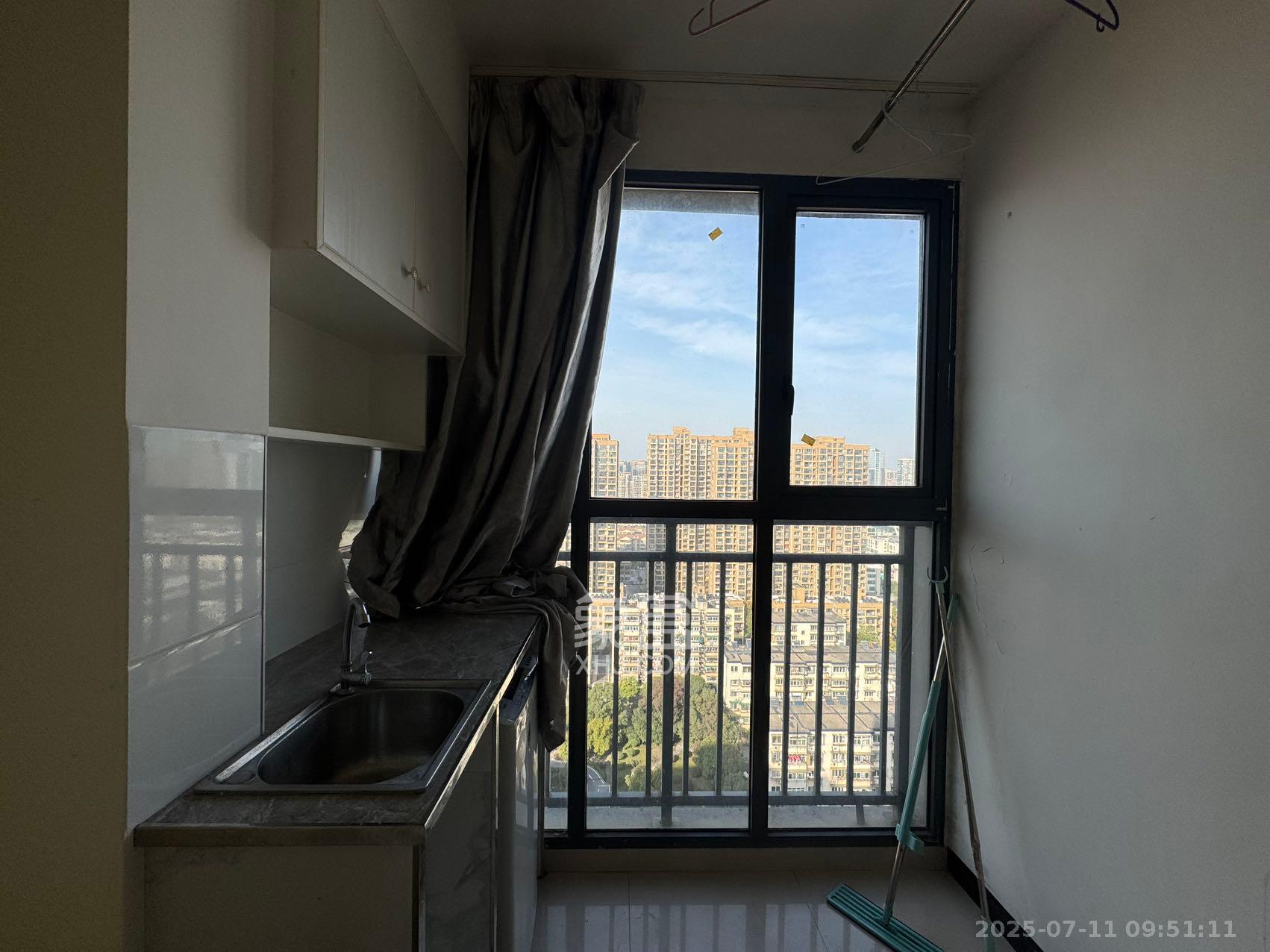 裕天国际商汇中心 1室1厅1卫 1000.0元/月 裕天国际商汇中心 1室1厅1卫 1000.0元/月室内图