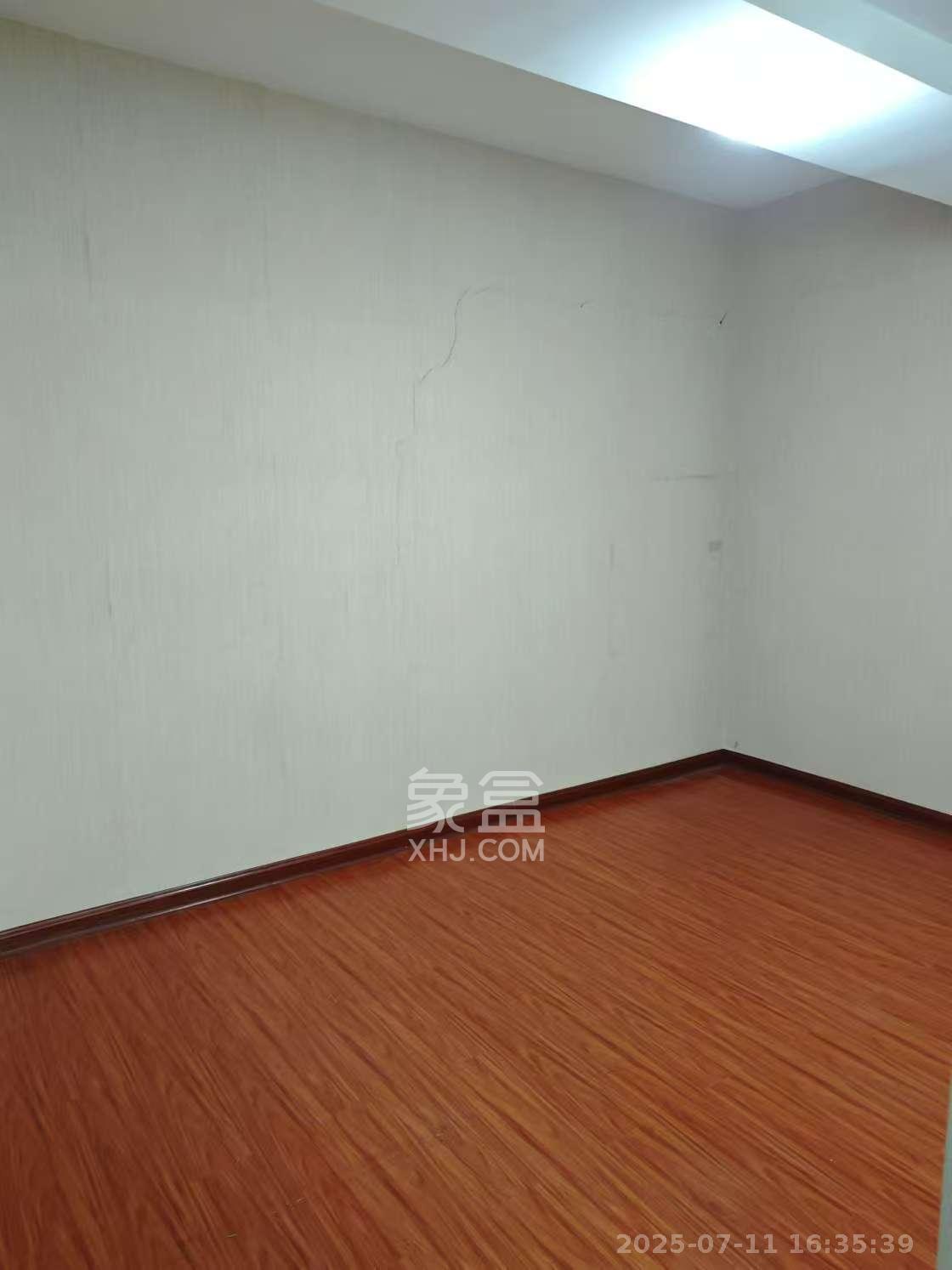 嘉玺大厦（高桥国际公寓）   64.74㎡      2400.0元/月室内图