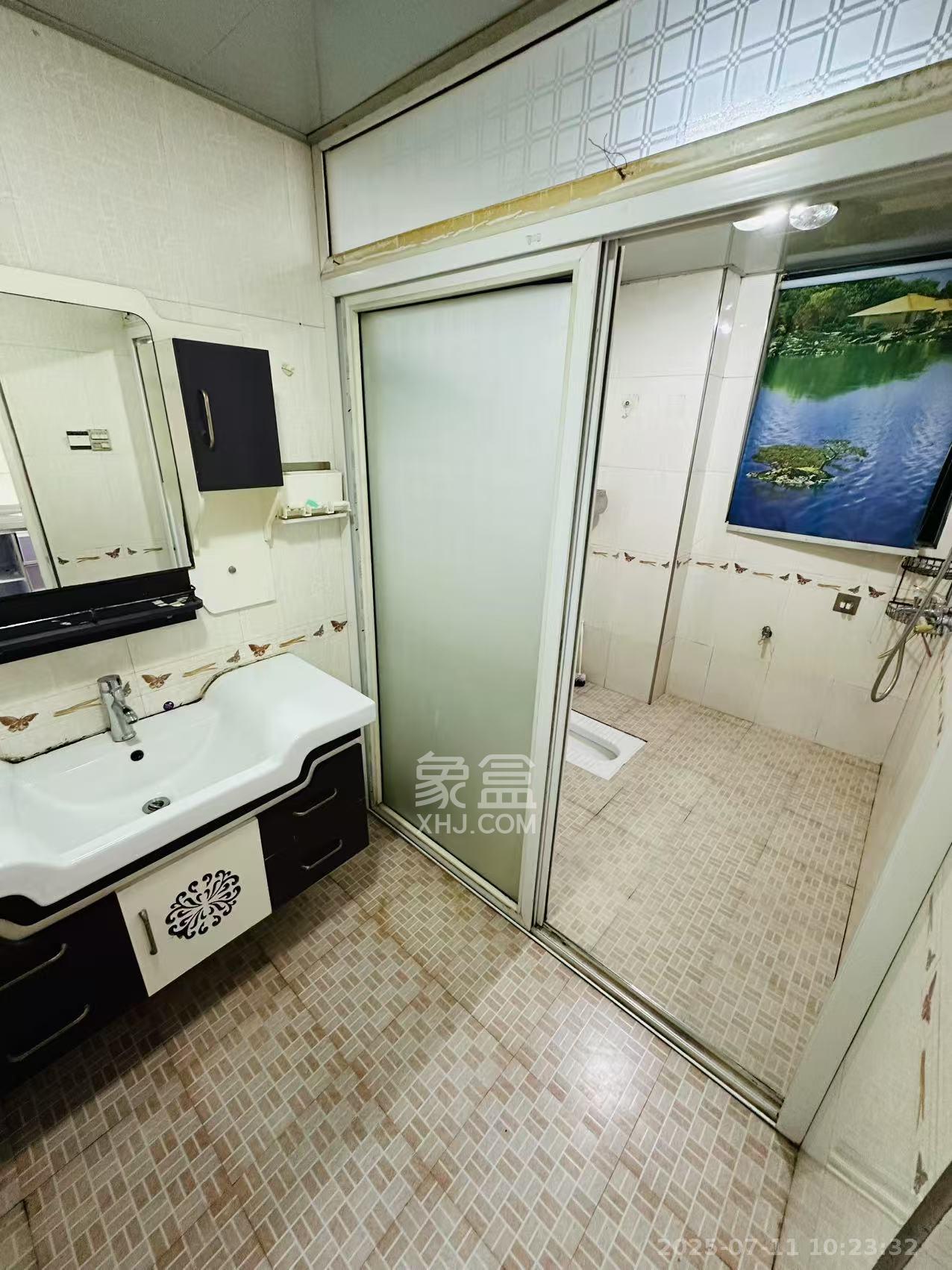 佳阳悦景馨都  3室2厅2卫    2300.0元/月 佳阳悦景馨都  3室2厅2卫    2300.0元/月室内图