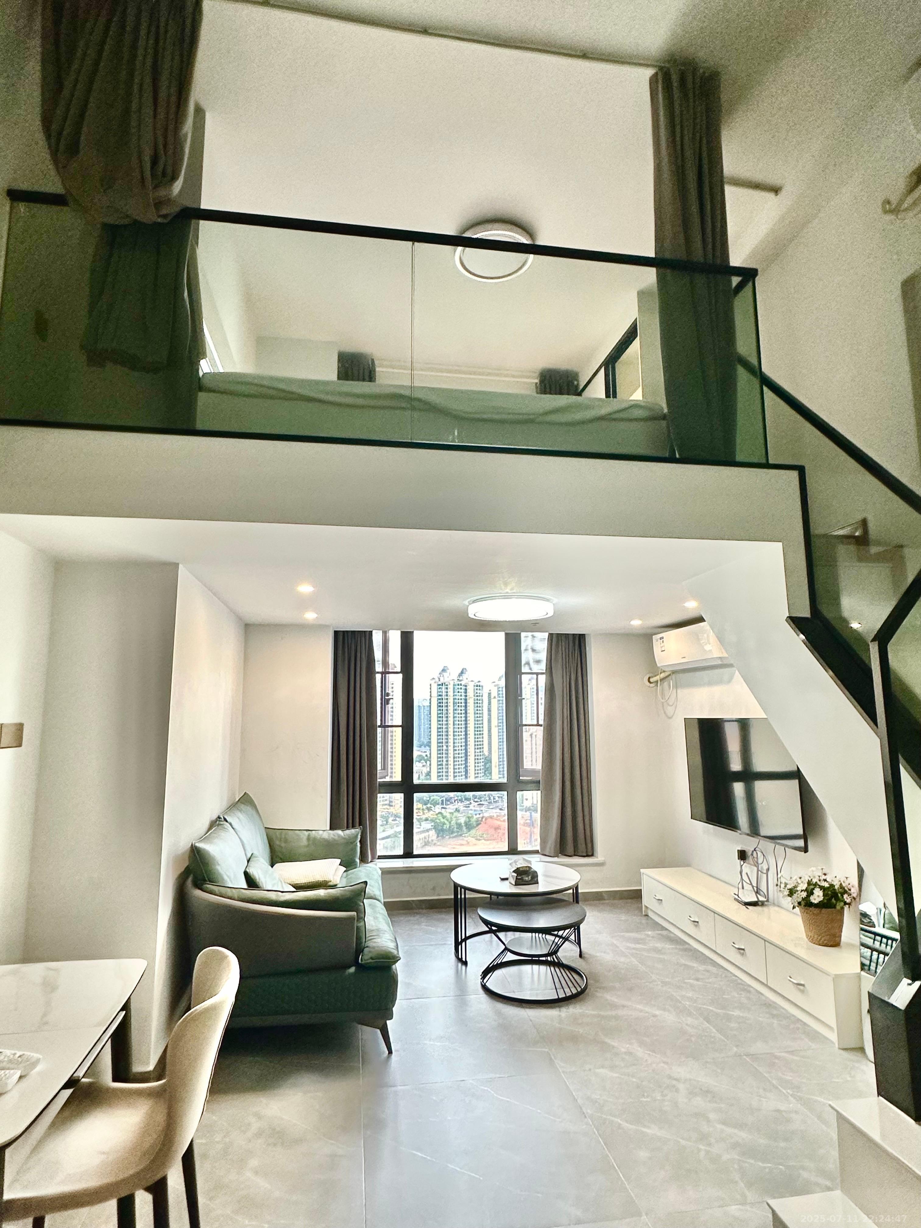 藏珑湖上公馆  2室1厅1卫    2300.0元/月 藏珑湖上公馆  2室1厅1卫    2300.0元/月室内图