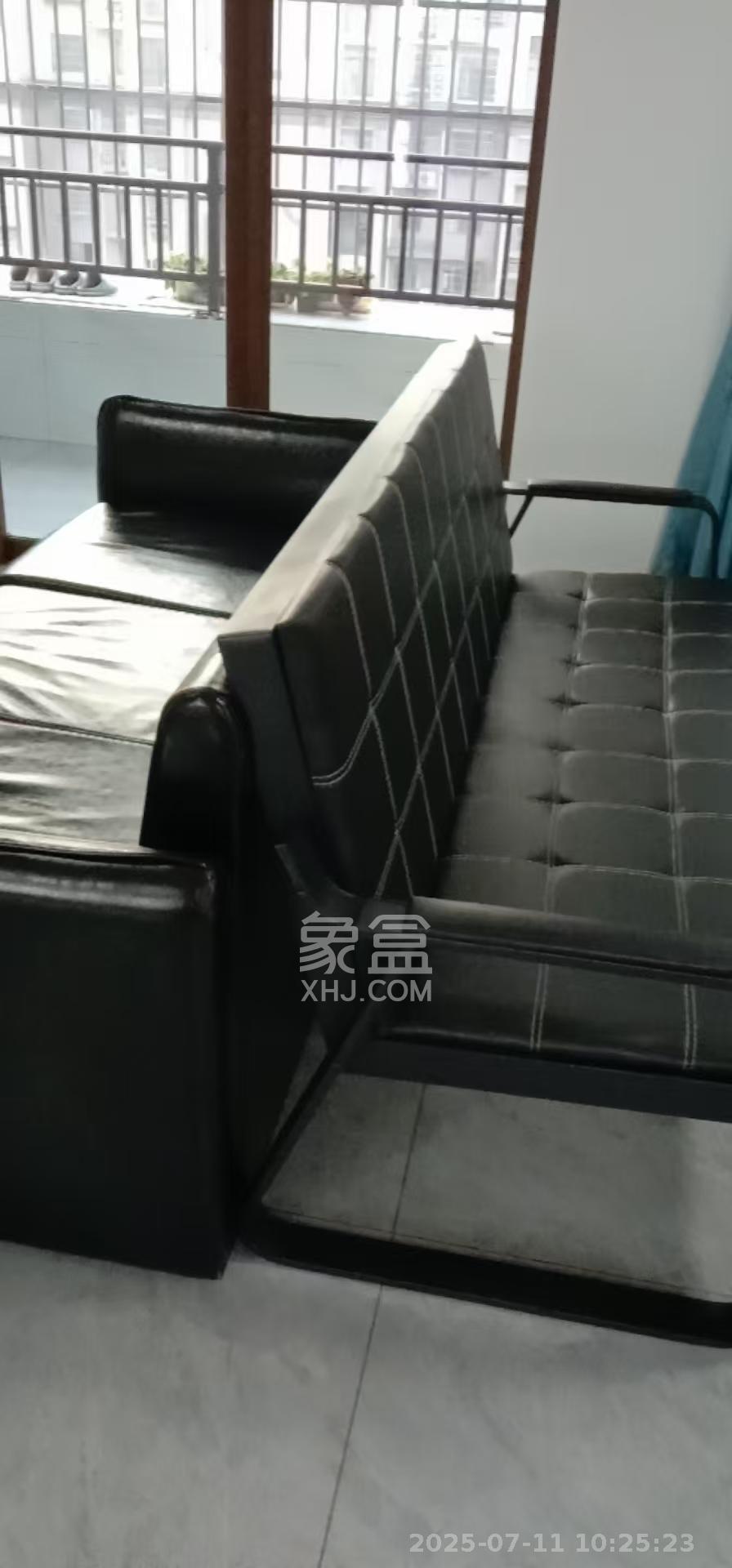 湖湾世景  3室2厅1卫   2500.00元/月室内图