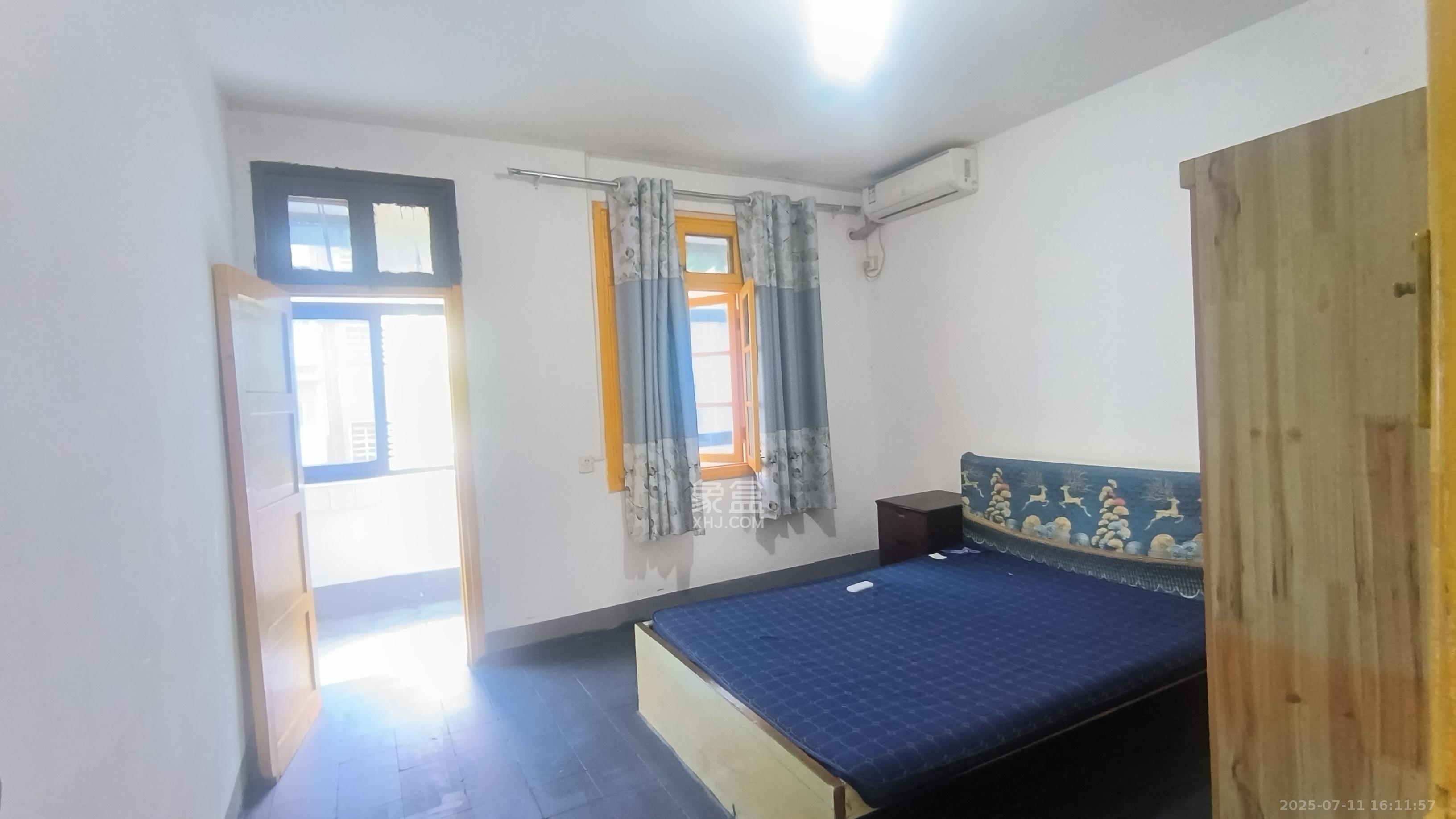 红旗区三片  3室1厅1卫    1800.0元/月 红旗区三片  3室1厅1卫    1800.0元/月室内图