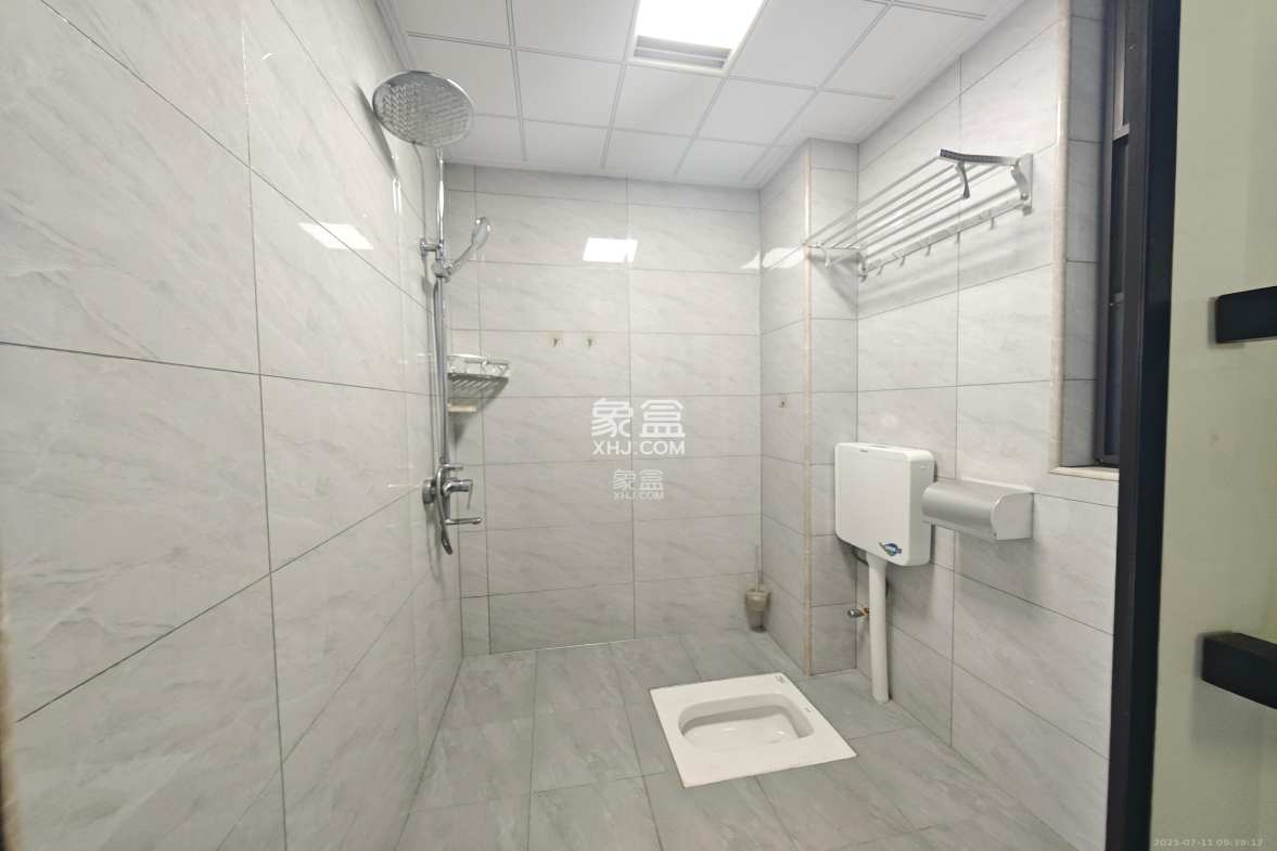 美来美城市广场  4室2厅2卫    2300.0元/月 美来美城市广场  4室2厅2卫    2300.0元/月室内图