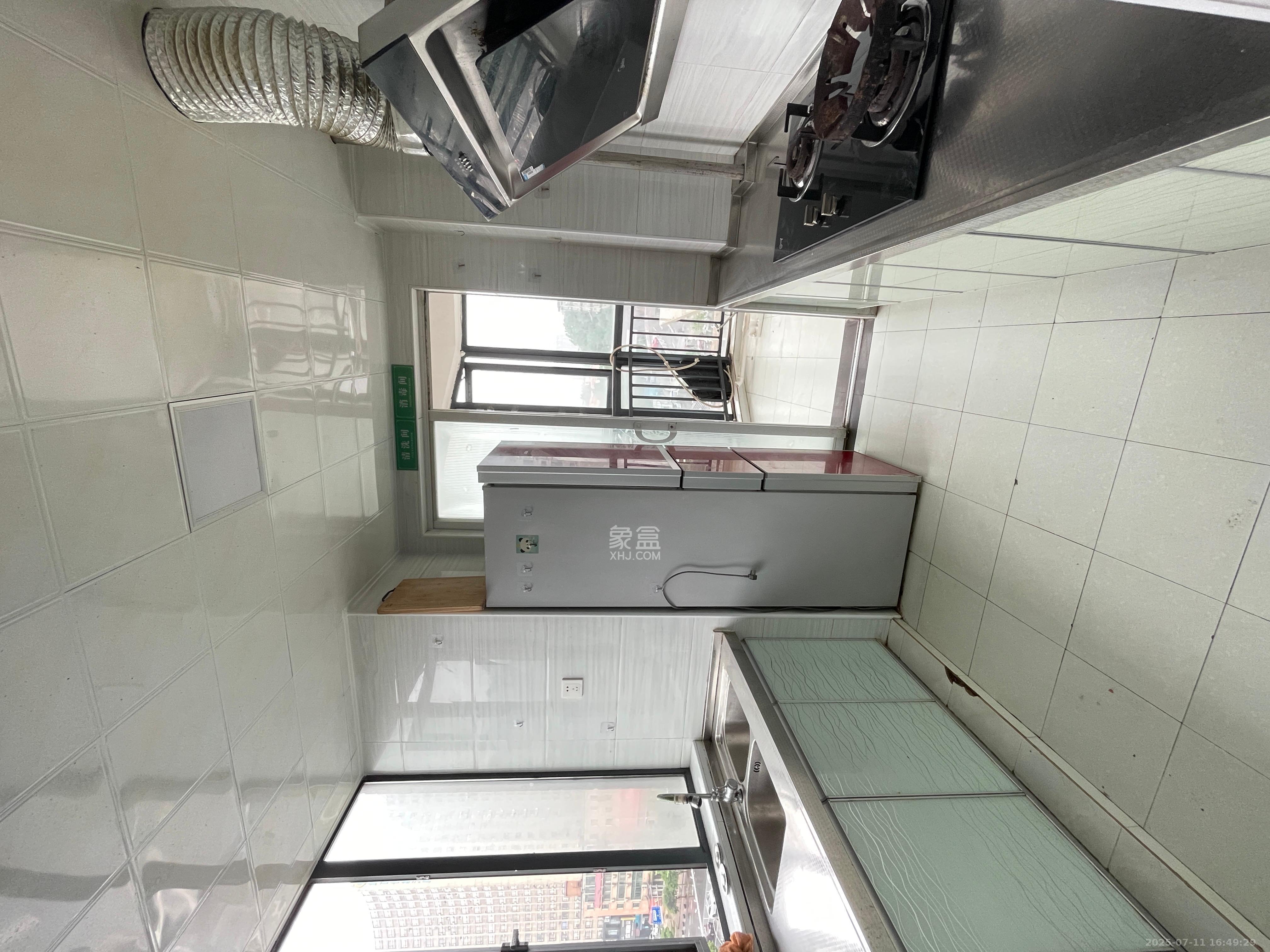 地华梅溪湖畔  2室1厅1卫    2200.0元/月 地华梅溪湖畔  2室1厅1卫    2200.0元/月室内图