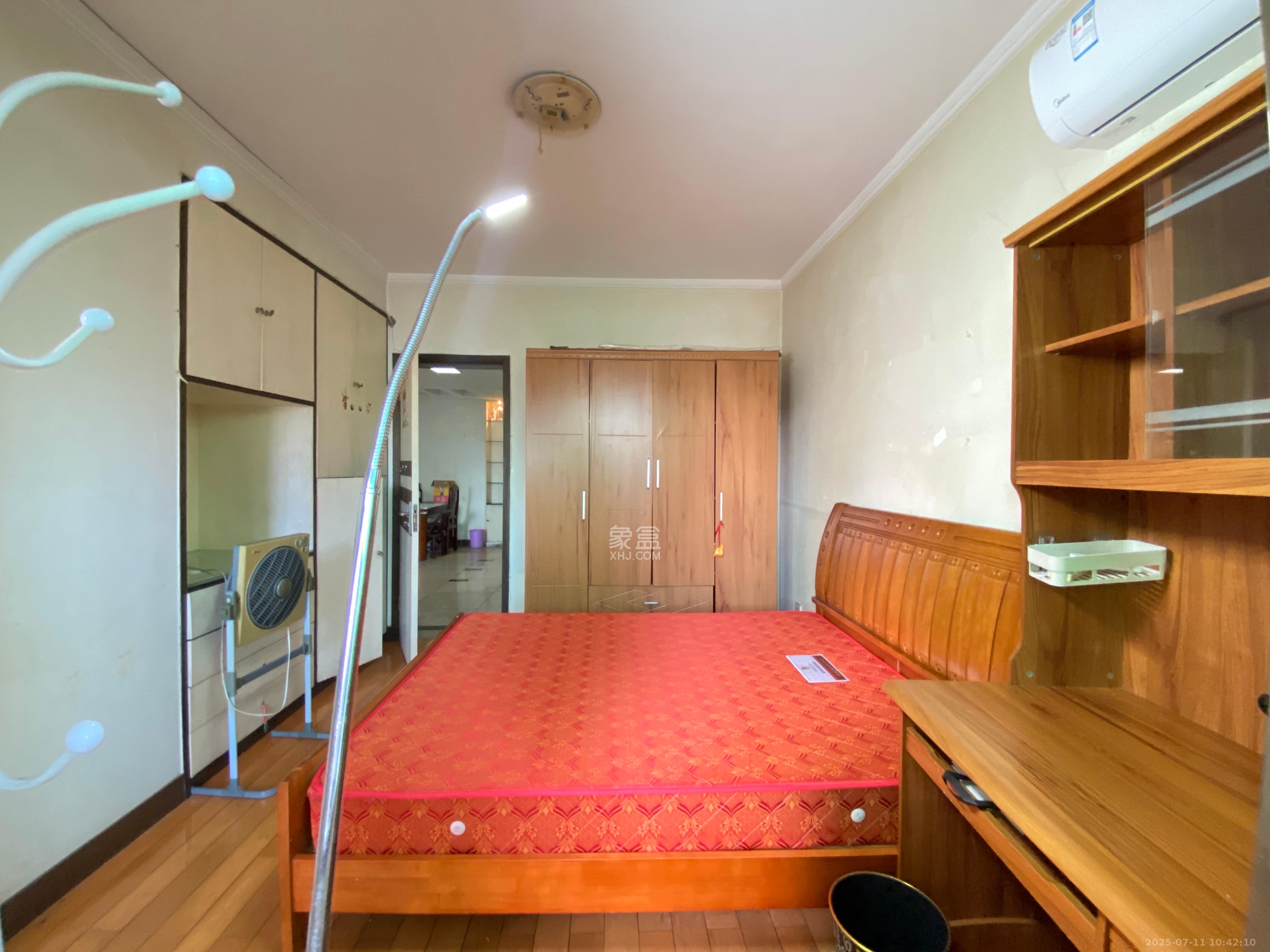 市一医院宿舍  1室2厅2卫    2800.0元/月 市一医院宿舍  1室2厅2卫    2800.0元/月室内图