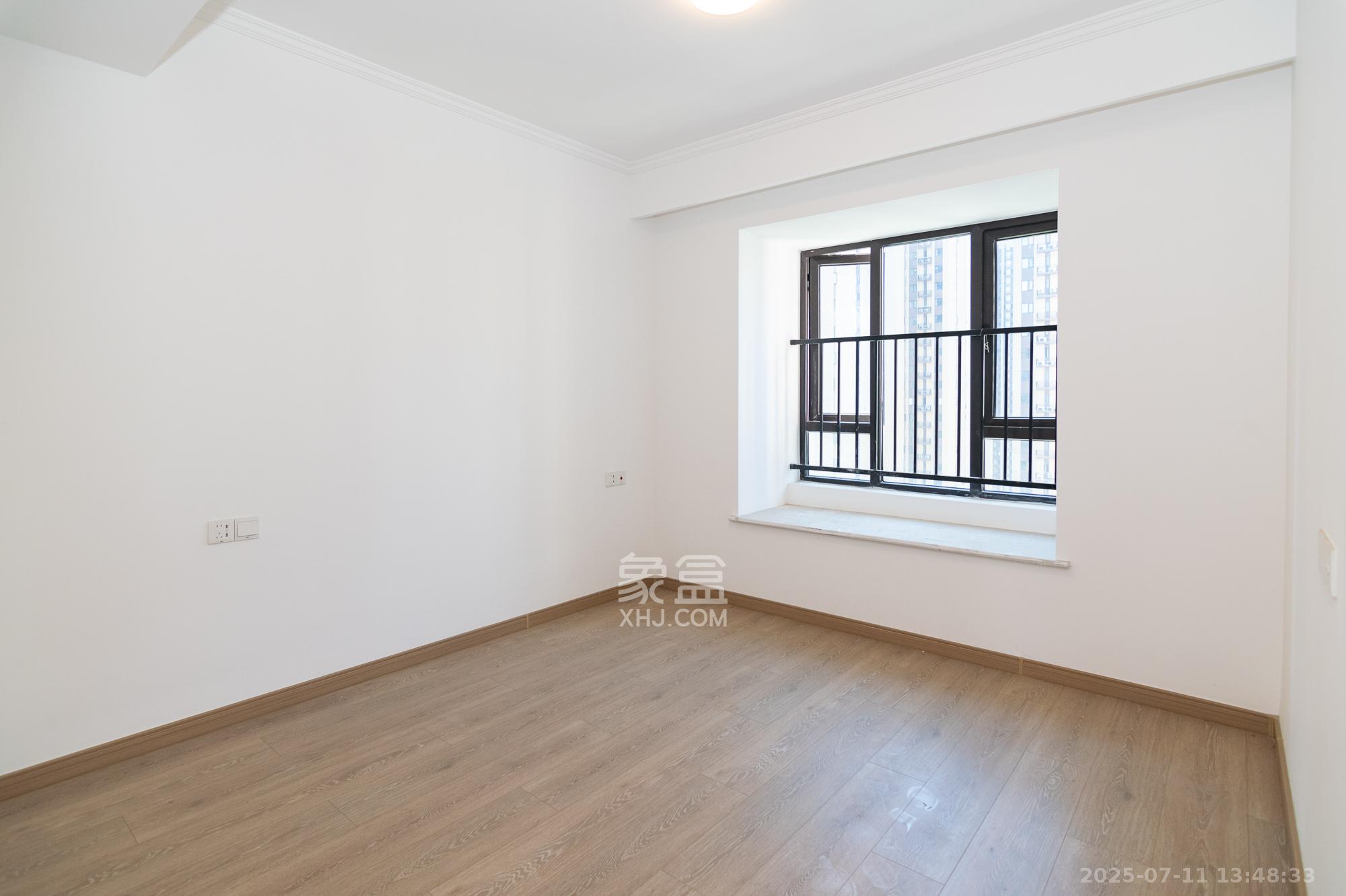 金辉优步学府  4室2厅2卫    105.0万 金辉优步学府  4室2厅2卫    105.0万卧室