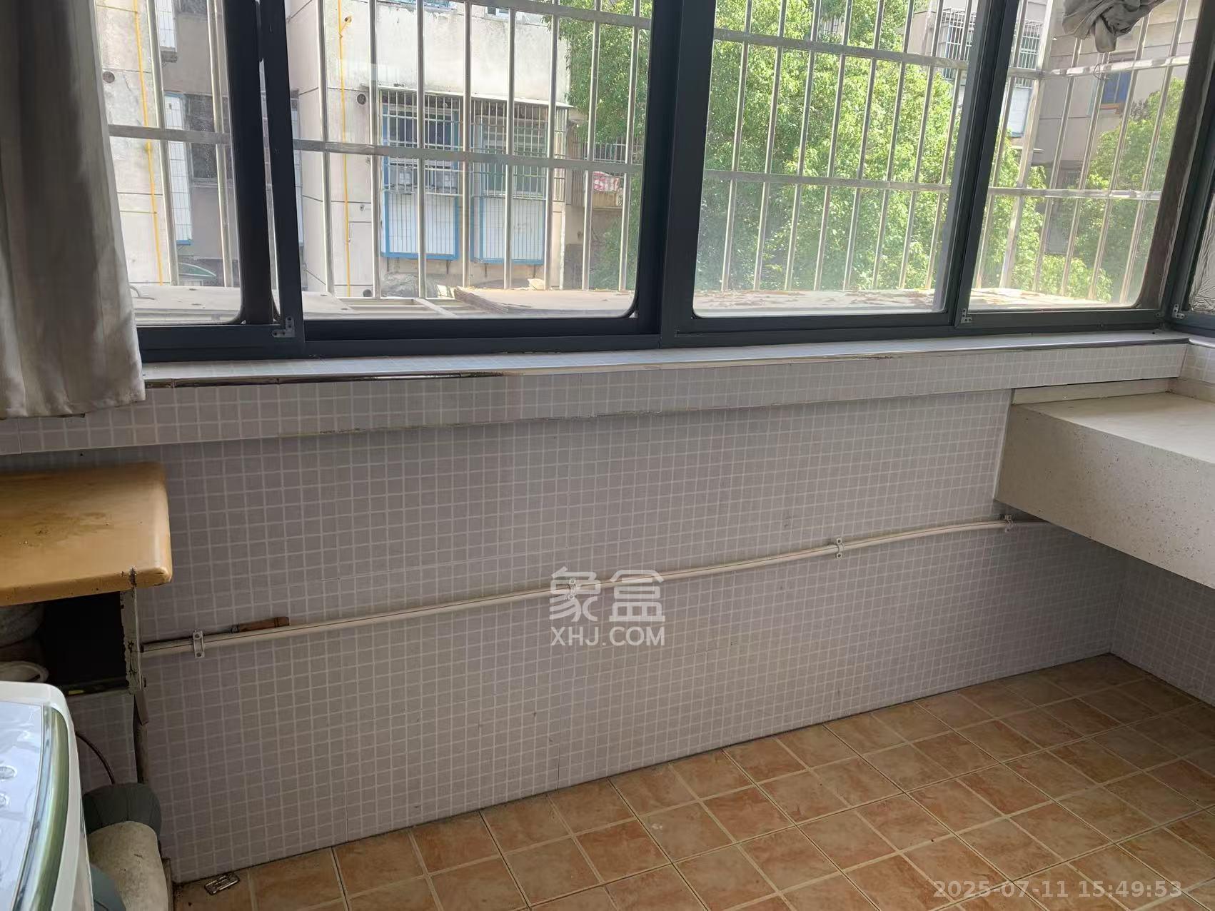 梨子山小区 3室2厅1卫 2000.0元/月 梨子山小区 3室2厅1卫 2000.0元/月室内图