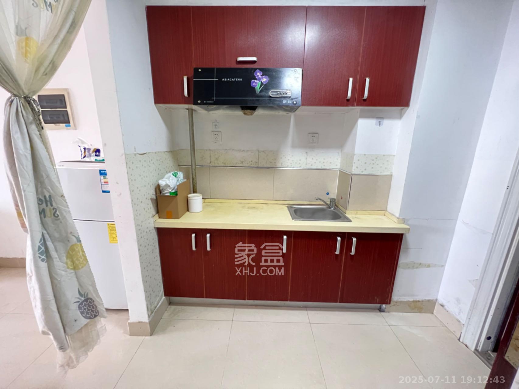 西子一间  1室1厅1卫    1500.0元/月 西子一间  1室1厅1卫    1500.0元/月室内图