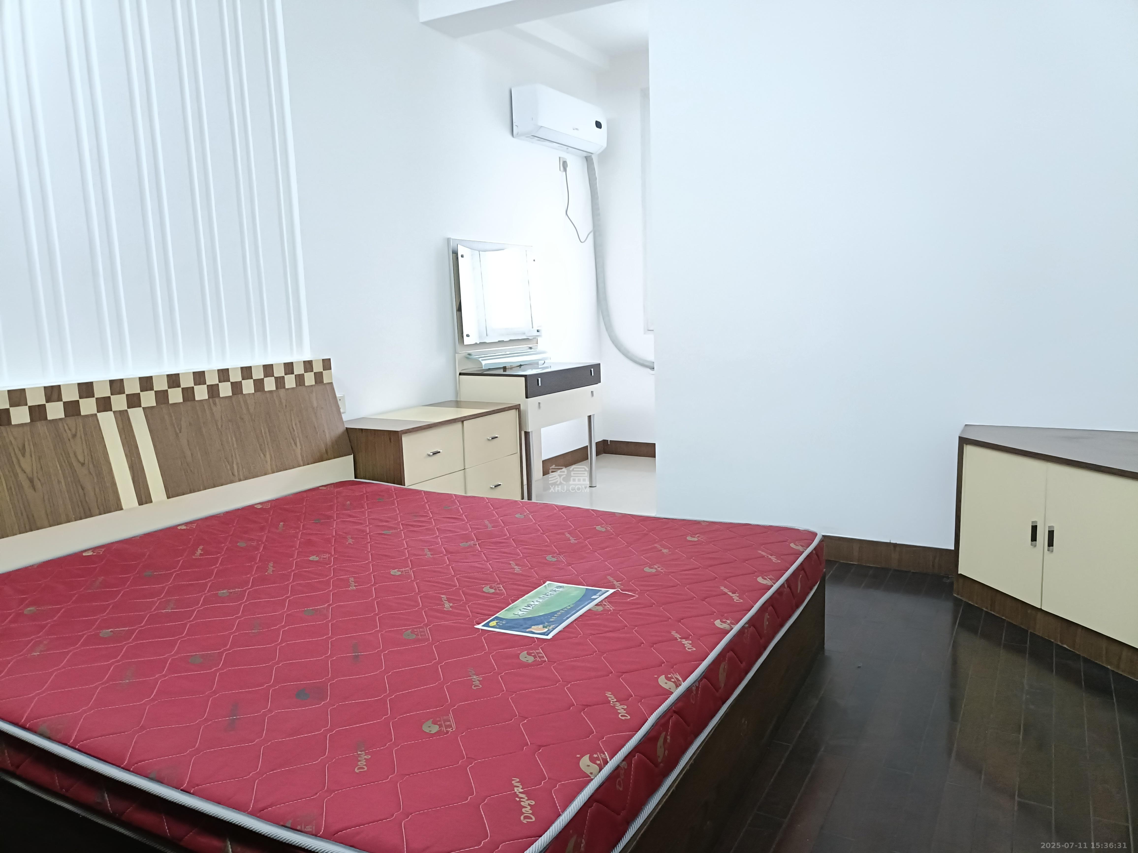 老地税四分局  3室1厅1卫   2800.00元/月室内图