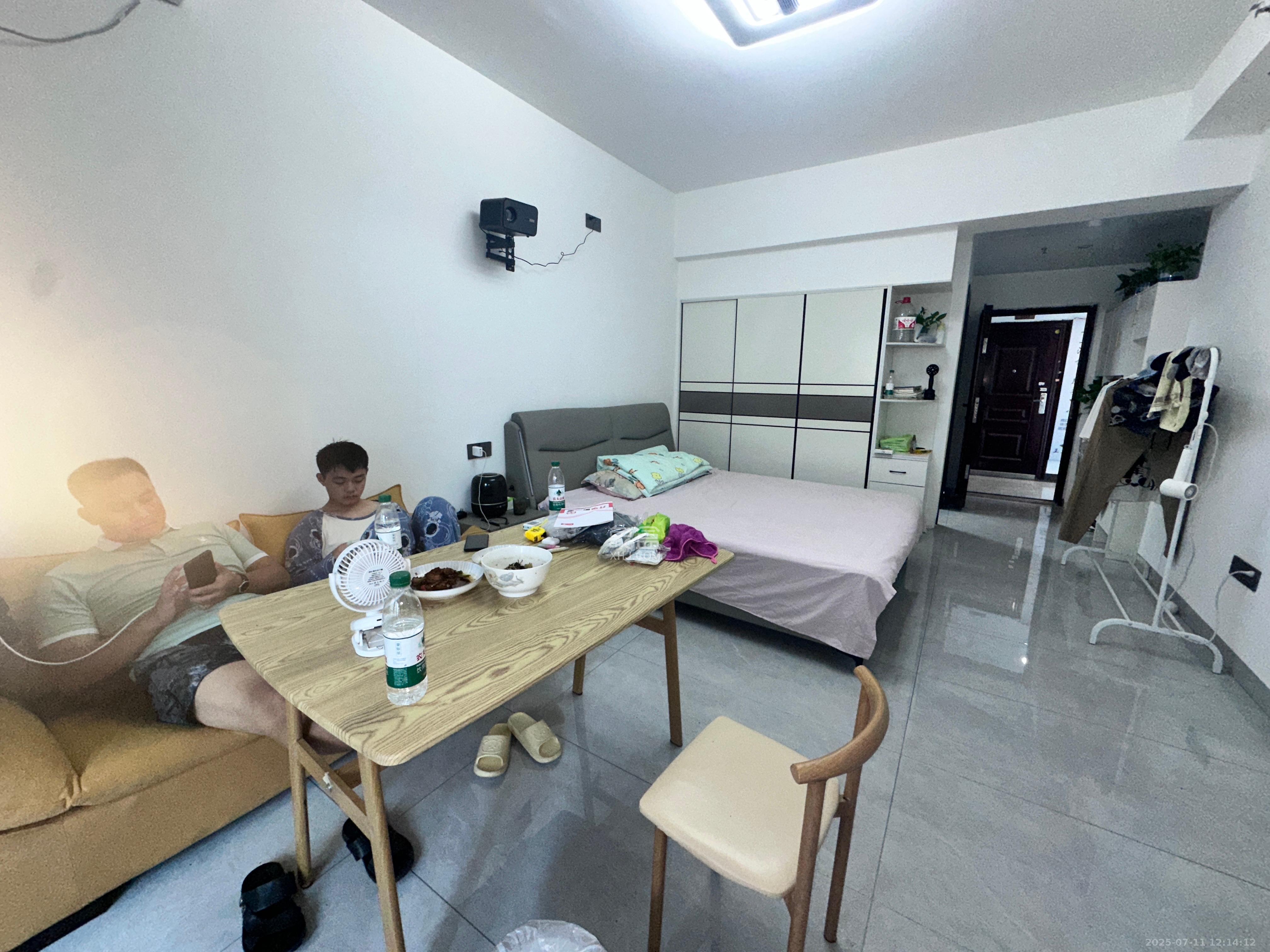 中建嘉和城  1室1厅1卫   1600.00元/月