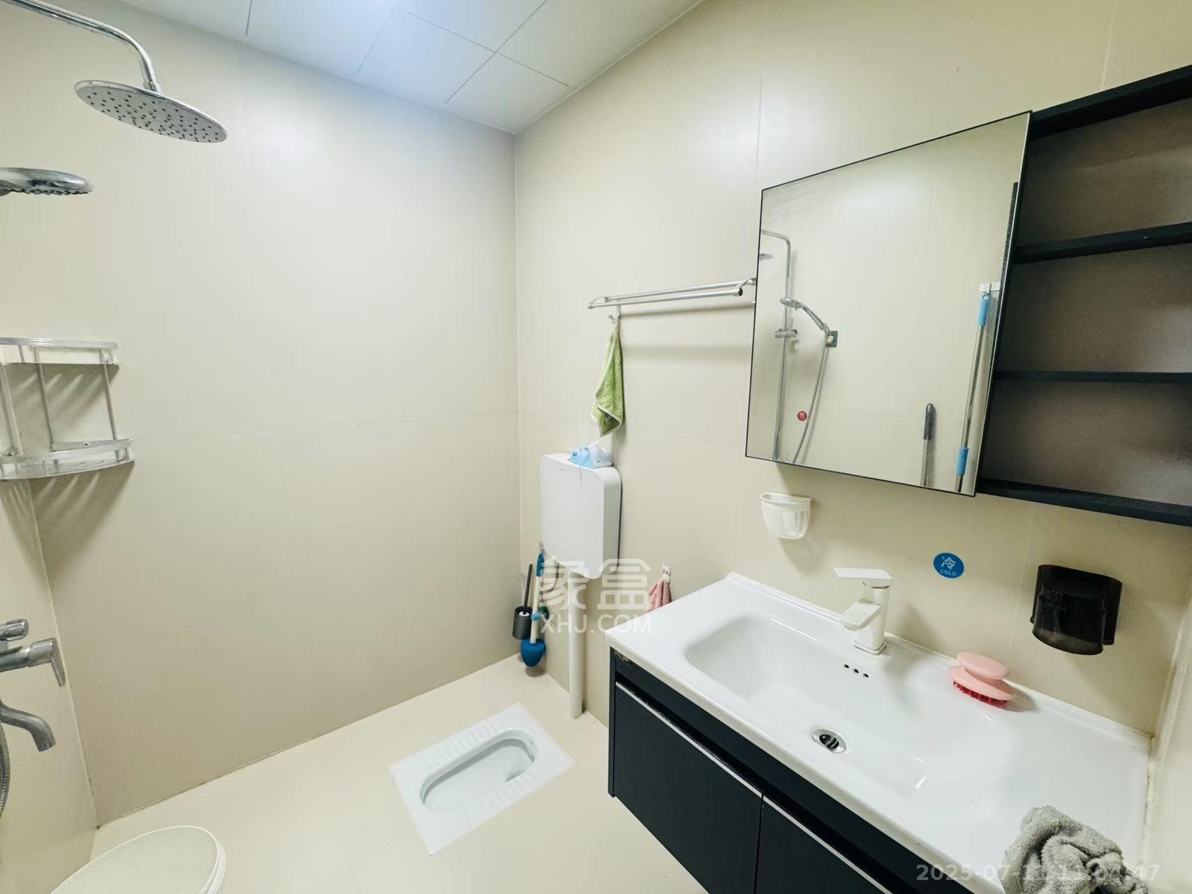 江南华府  1室0厅0卫    1700.0元/月 江南华府  1室0厅0卫    1700.0元/月室内图